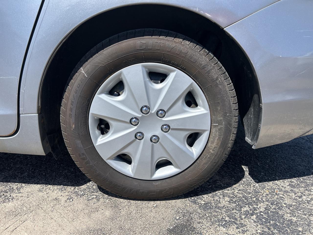 2011 Toyota Sienna LE 7 PASSENGER Photo