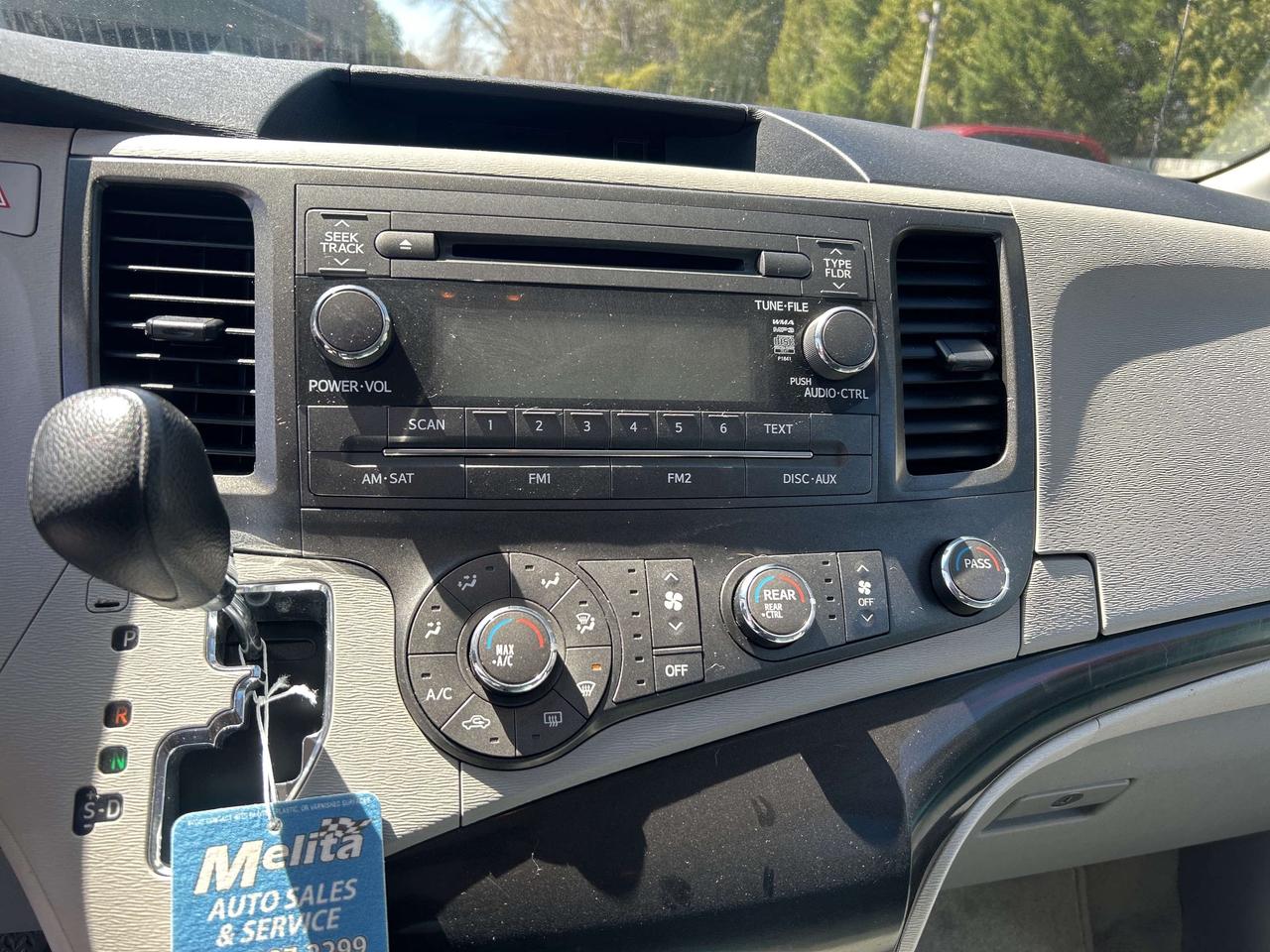 2011 Toyota Sienna LE 7 PASSENGER Photo