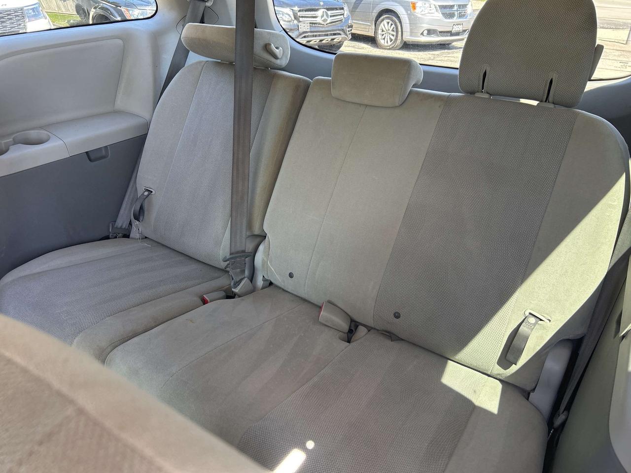 2011 Toyota Sienna LE 7 PASSENGER Photo
