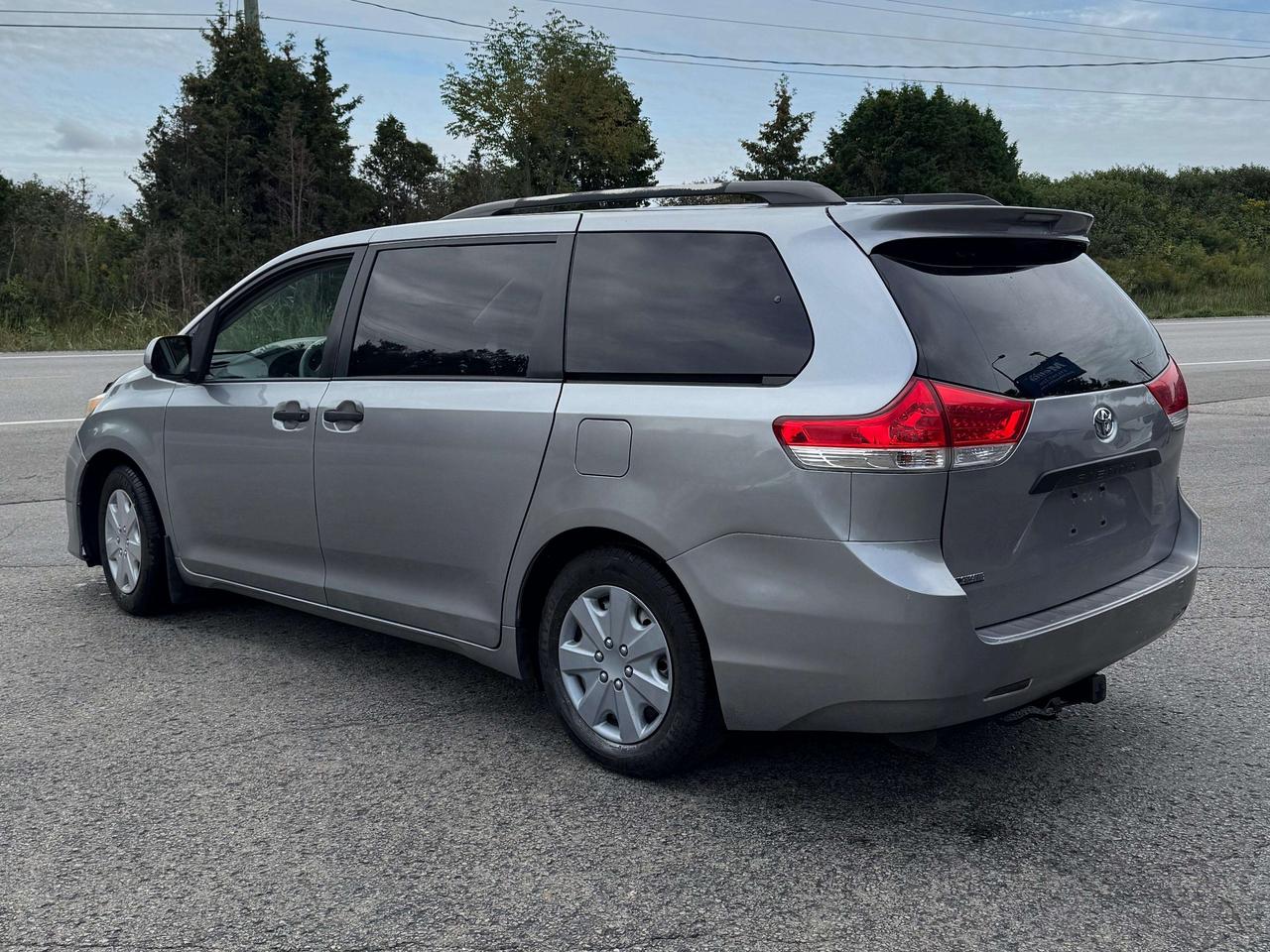 2011 Toyota Sienna LE 7 PASSENGER Photo