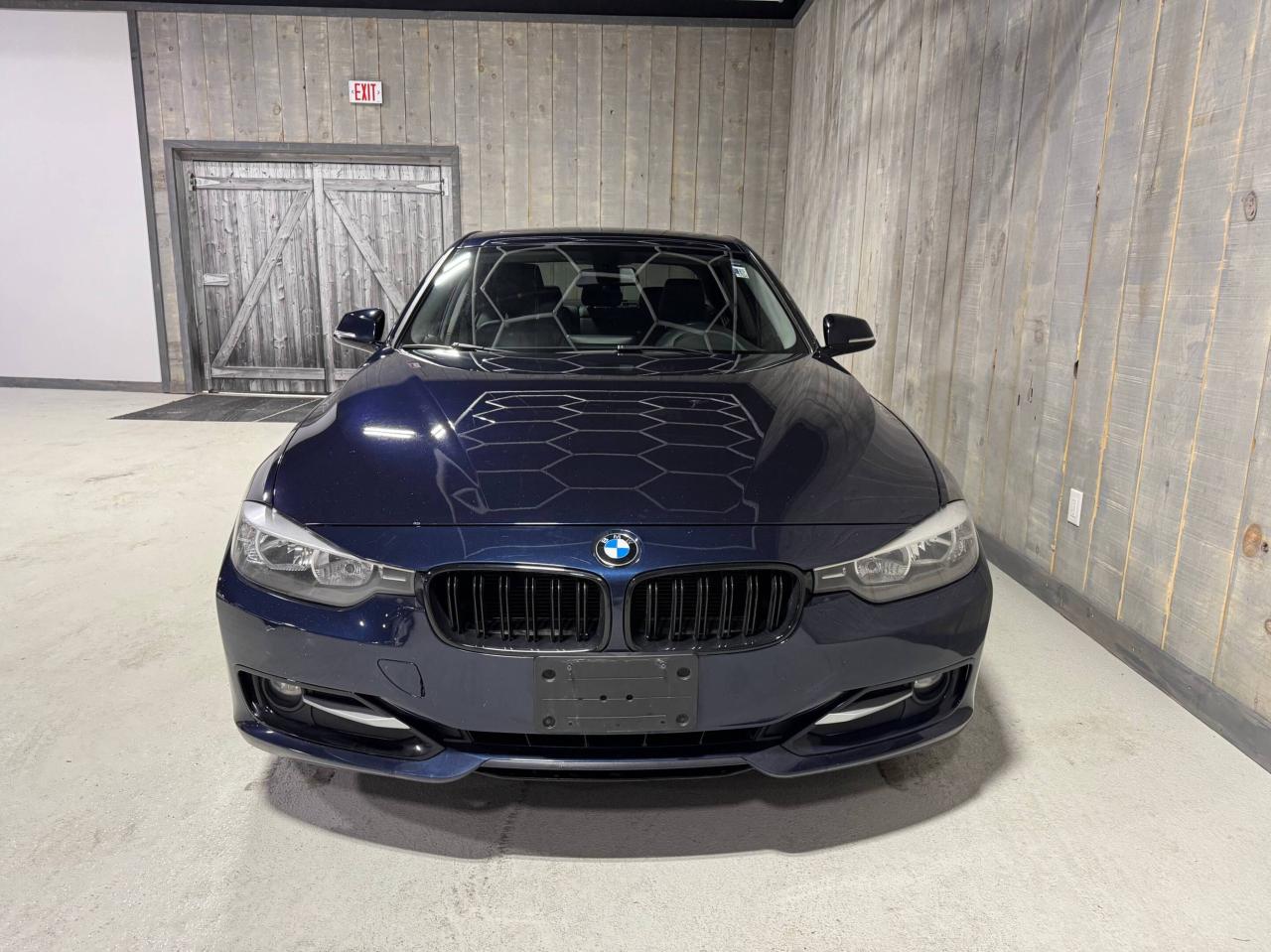 2014 BMW 3 Series 320i xDrive AWD SEDAN Photo