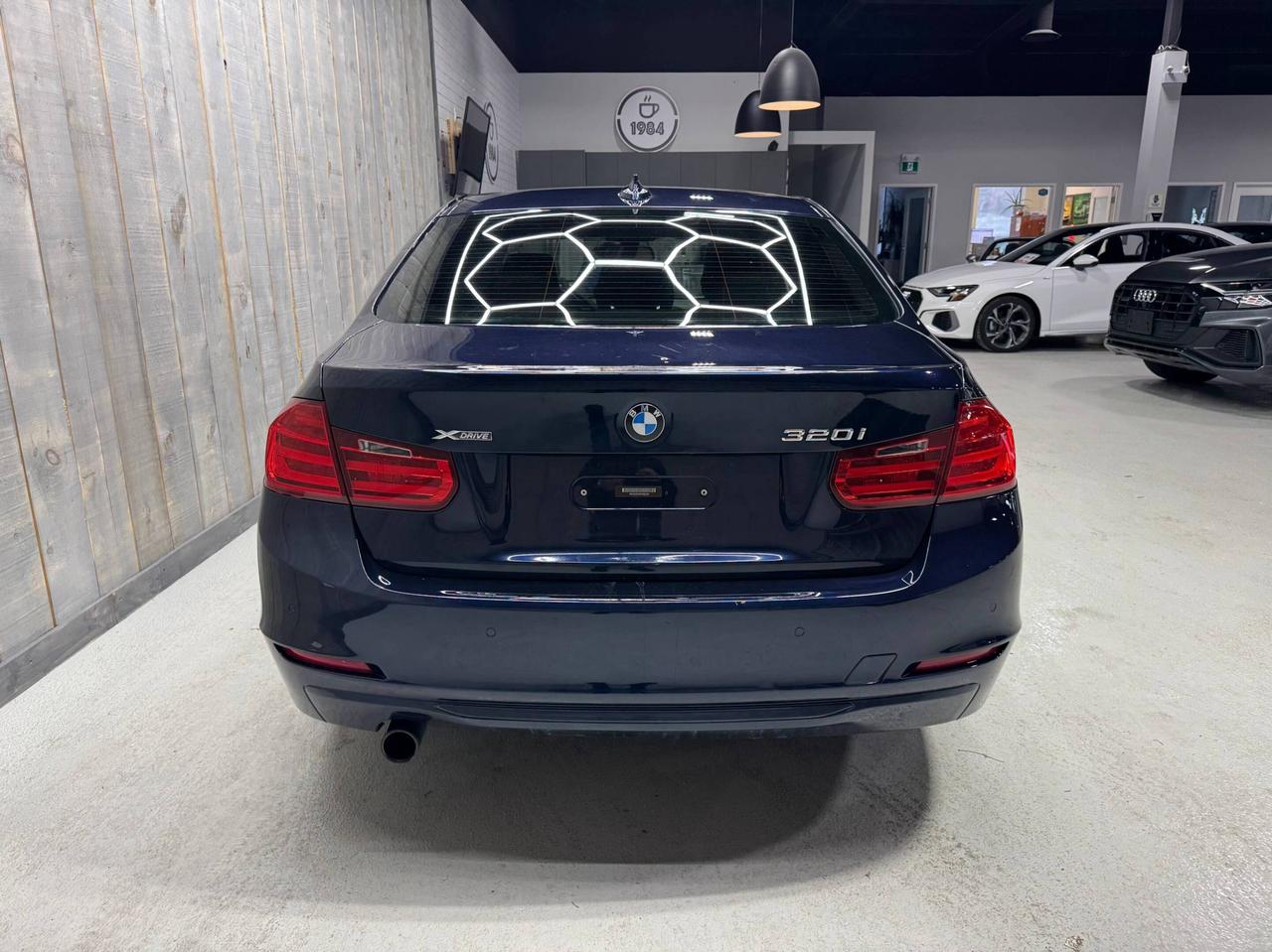 2014 BMW 3 Series 320i xDrive AWD SEDAN Photo