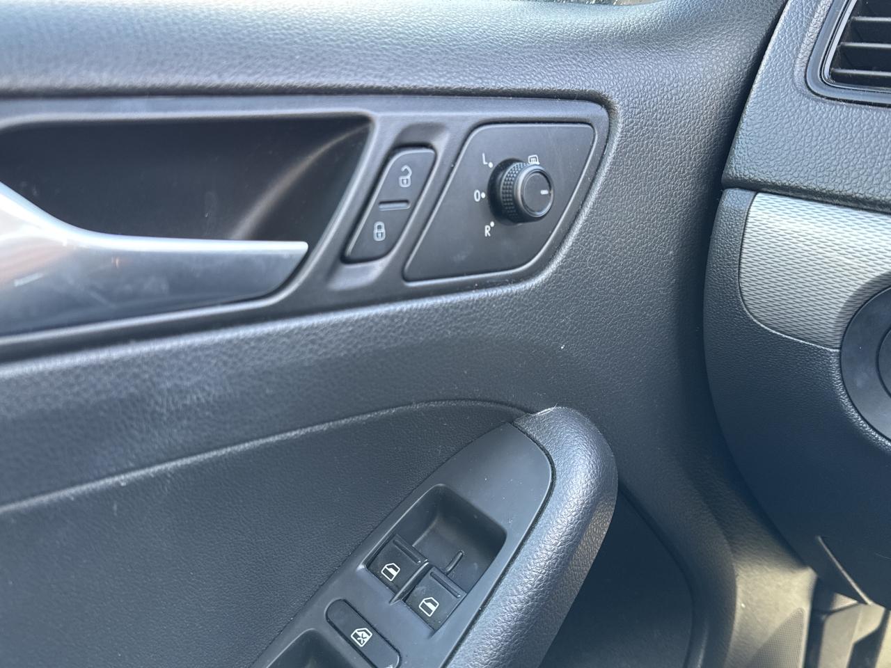 2015 Volkswagen Jetta Sedan Trendline+ Photo