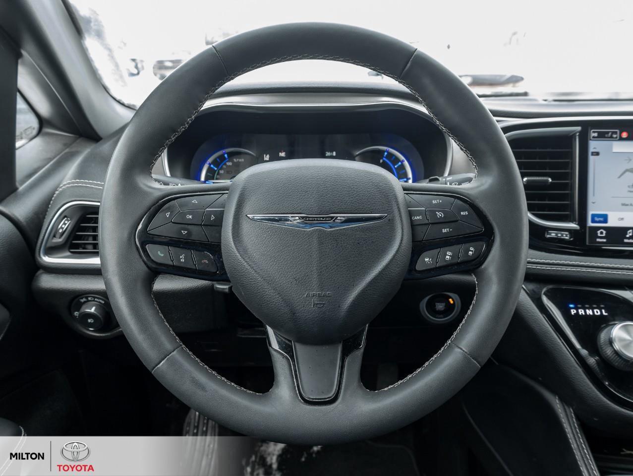 2023 Chrysler Pacifica Hybrid HEATED STEERING VENTILATED FRONT SEATS PANORAMIC S Photo