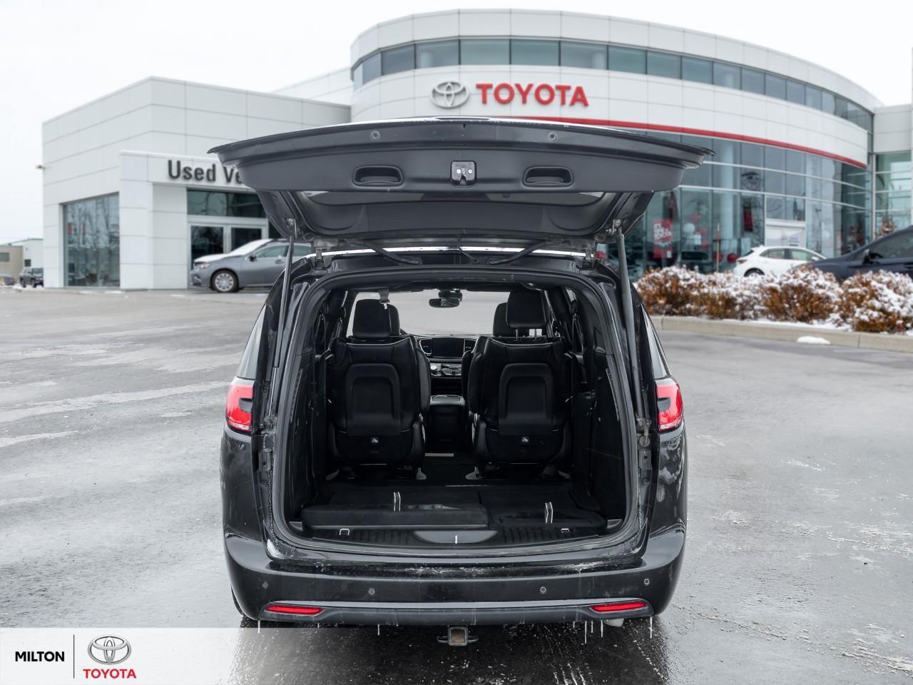 2023 Chrysler Pacifica Hybrid HEATED STEERING VENTILATED FRONT SEATS PANORAMIC S Photo