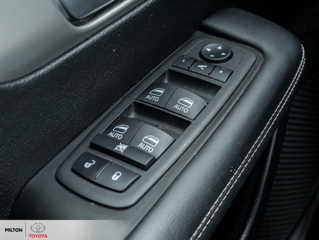 2023 Chrysler Pacifica Hybrid HEATED STEERING VENTILATED FRONT SEATS PANORAMIC S Photo