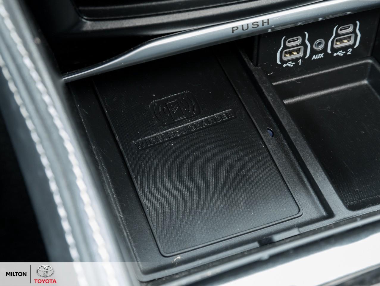 2023 Chrysler Pacifica Hybrid HEATED STEERING VENTILATED FRONT SEATS PANORAMIC S Photo