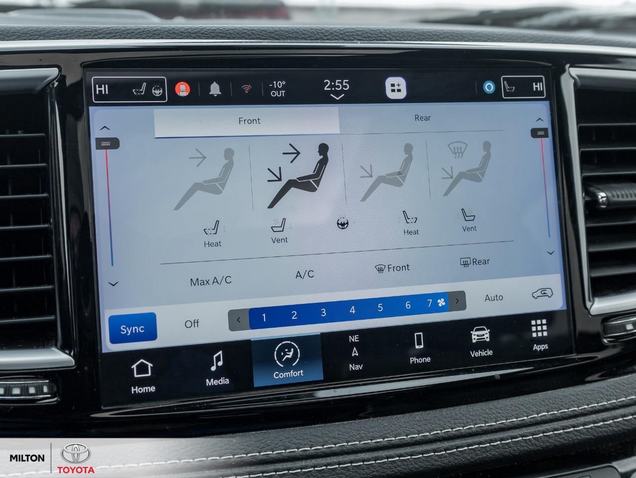 2023 Chrysler Pacifica Hybrid HEATED STEERING VENTILATED FRONT SEATS PANORAMIC S Photo