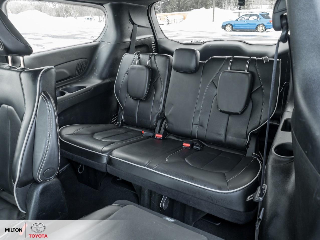 2023 Chrysler Pacifica Hybrid HEATED STEERING VENTILATED FRONT SEATS PANORAMIC S Photo