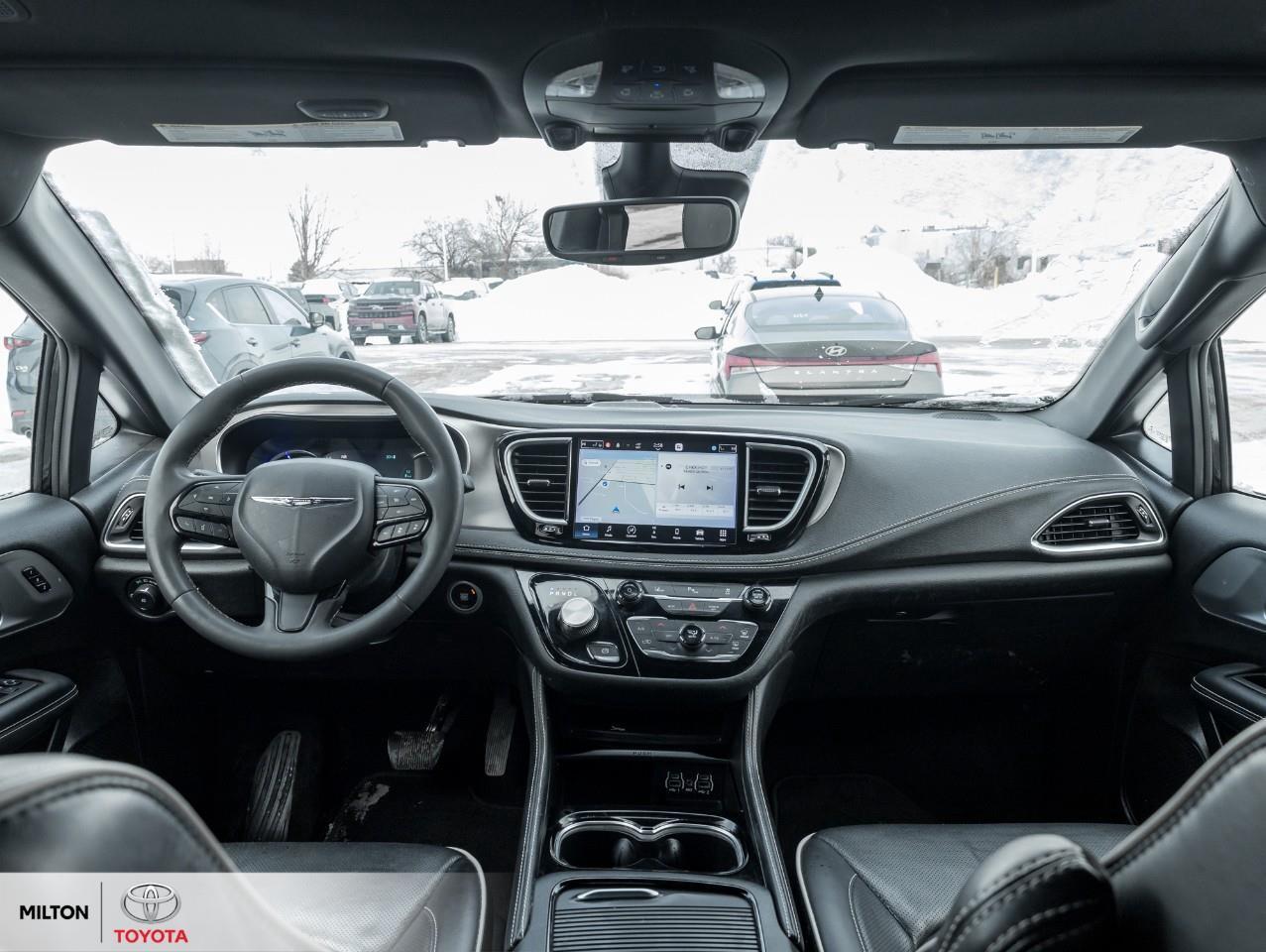 2023 Chrysler Pacifica Hybrid HEATED STEERING VENTILATED FRONT SEATS PANORAMIC S Photo