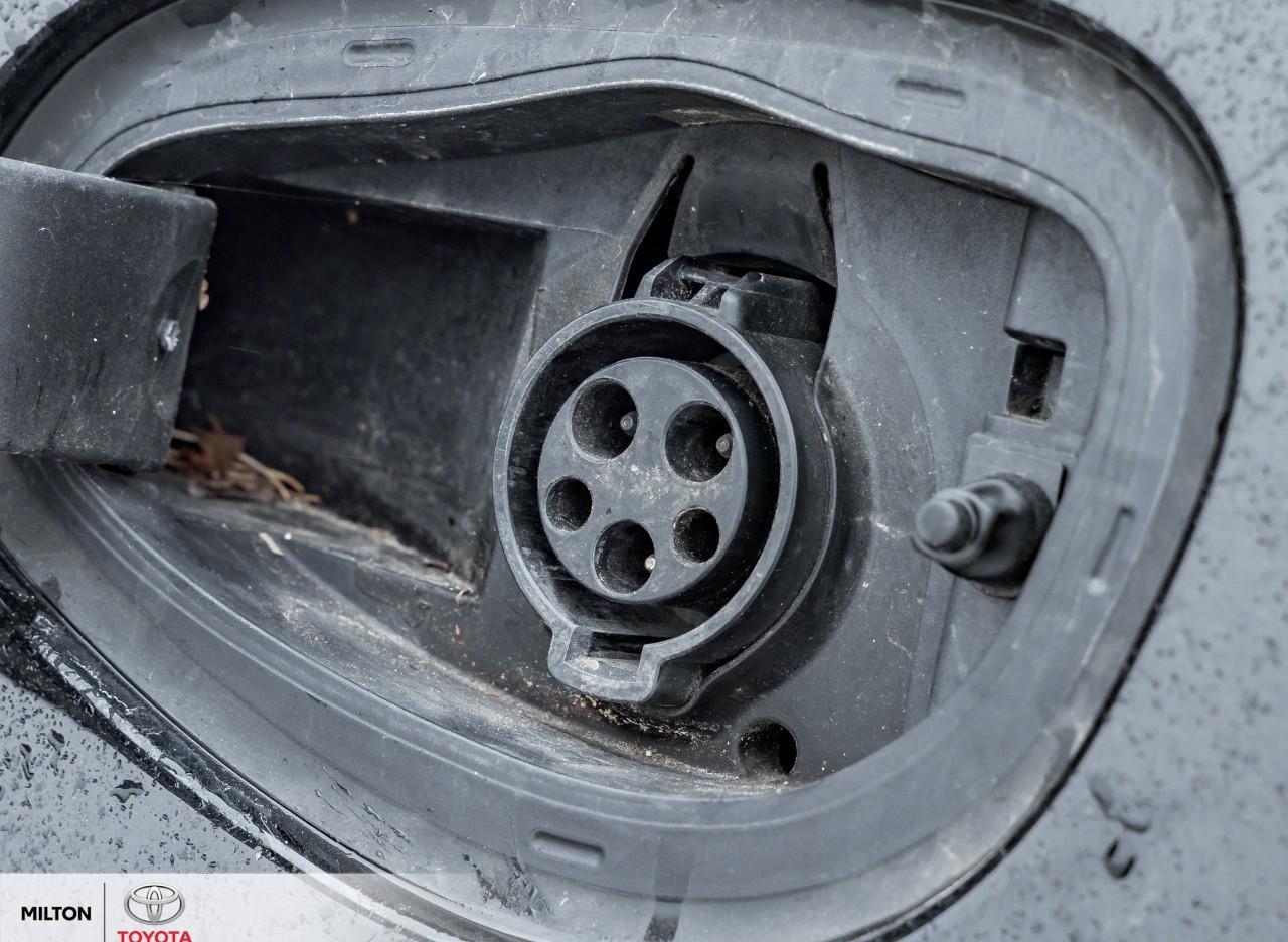 2023 Chrysler Pacifica Hybrid HEATED STEERING VENTILATED FRONT SEATS PANORAMIC S Photo