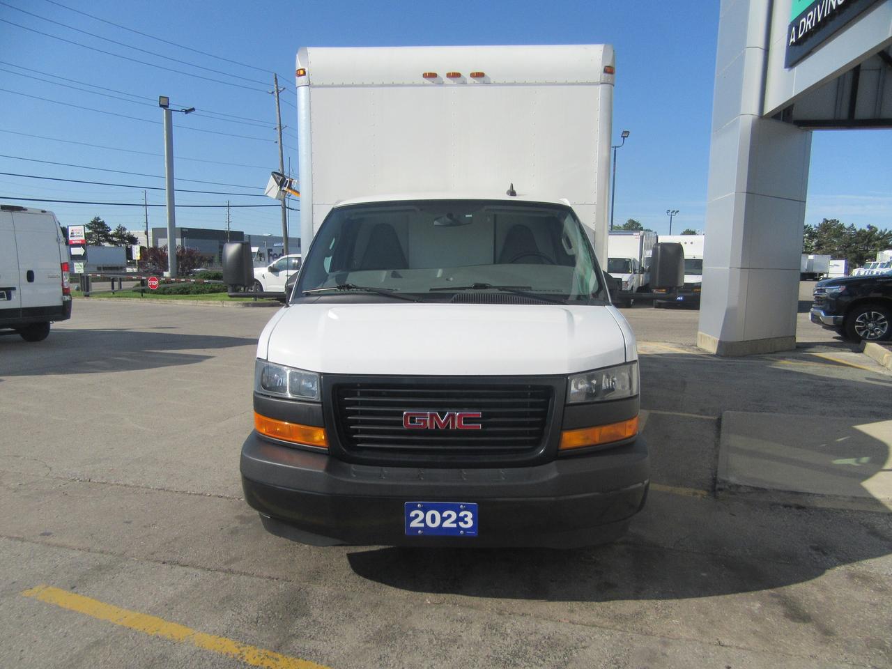2023 GMC GMCSavana 3500 CUSTOM 16FT HIGH BOX CUBE VAN 91 INCH HEIGHT Photo