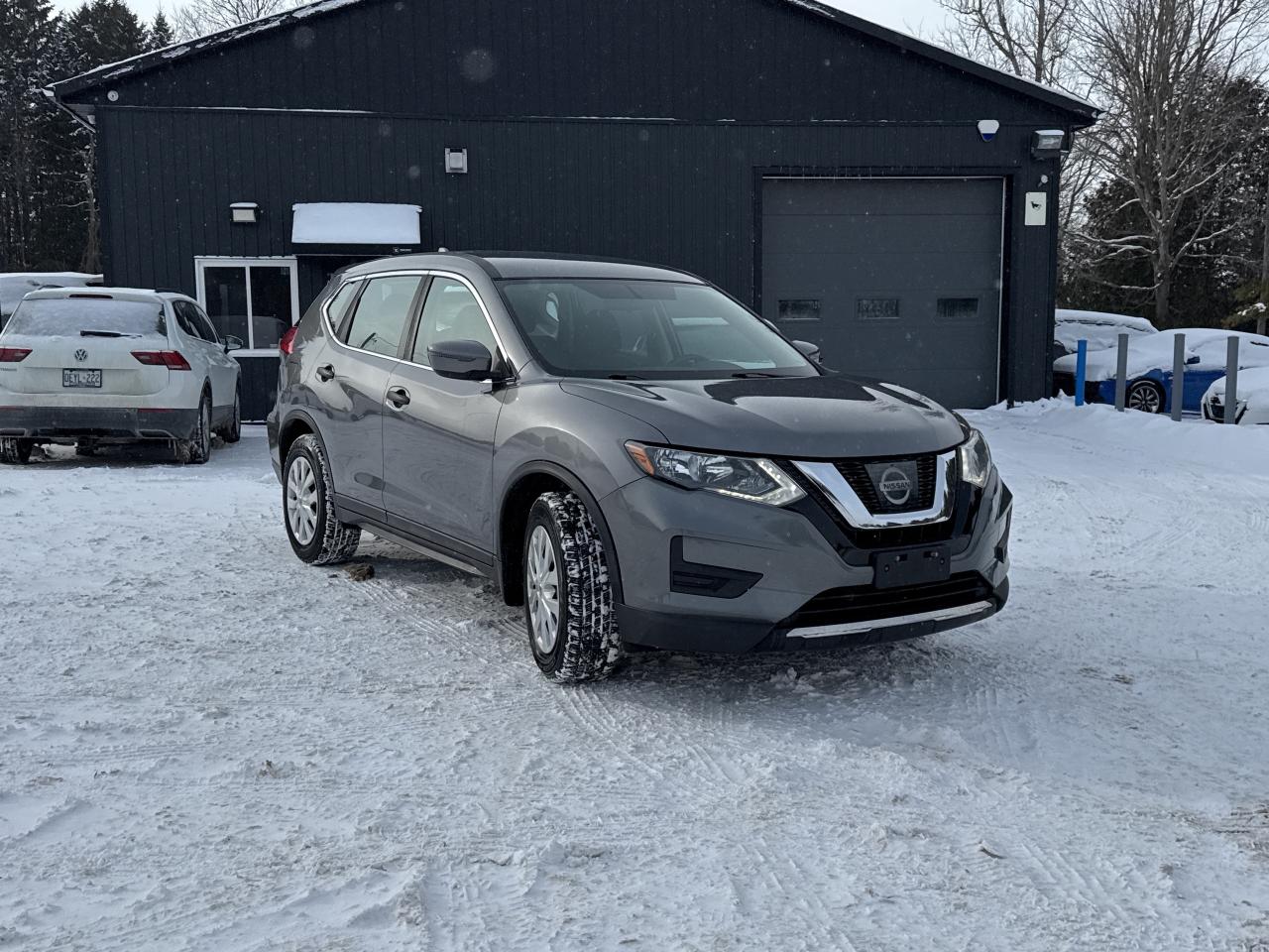 2017 Nissan Rogue S, Bluetooth, Back Up Cam Photo