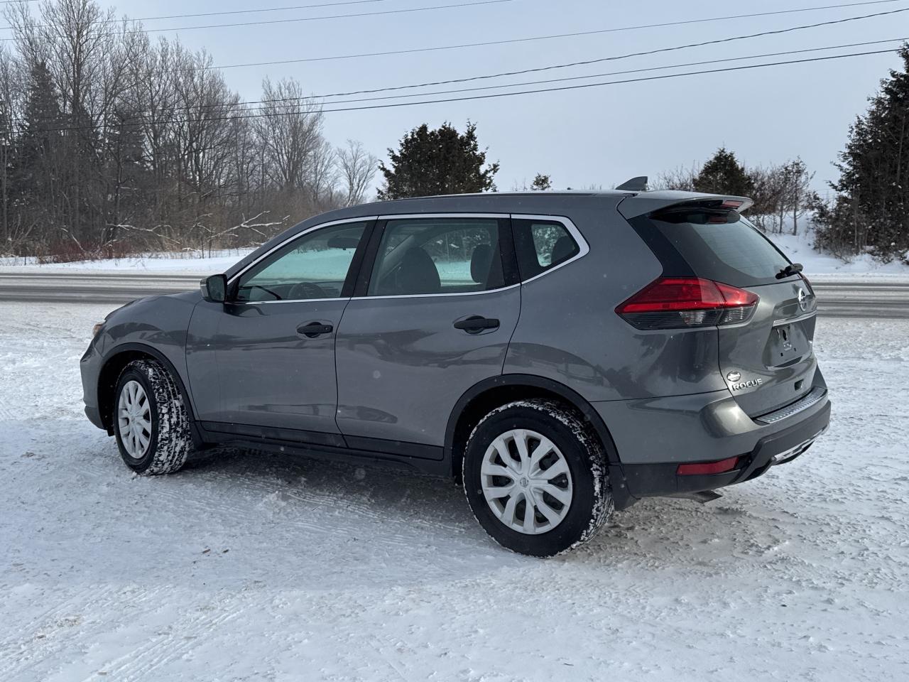 2017 Nissan Rogue S, Bluetooth, Back Up Cam Photo
