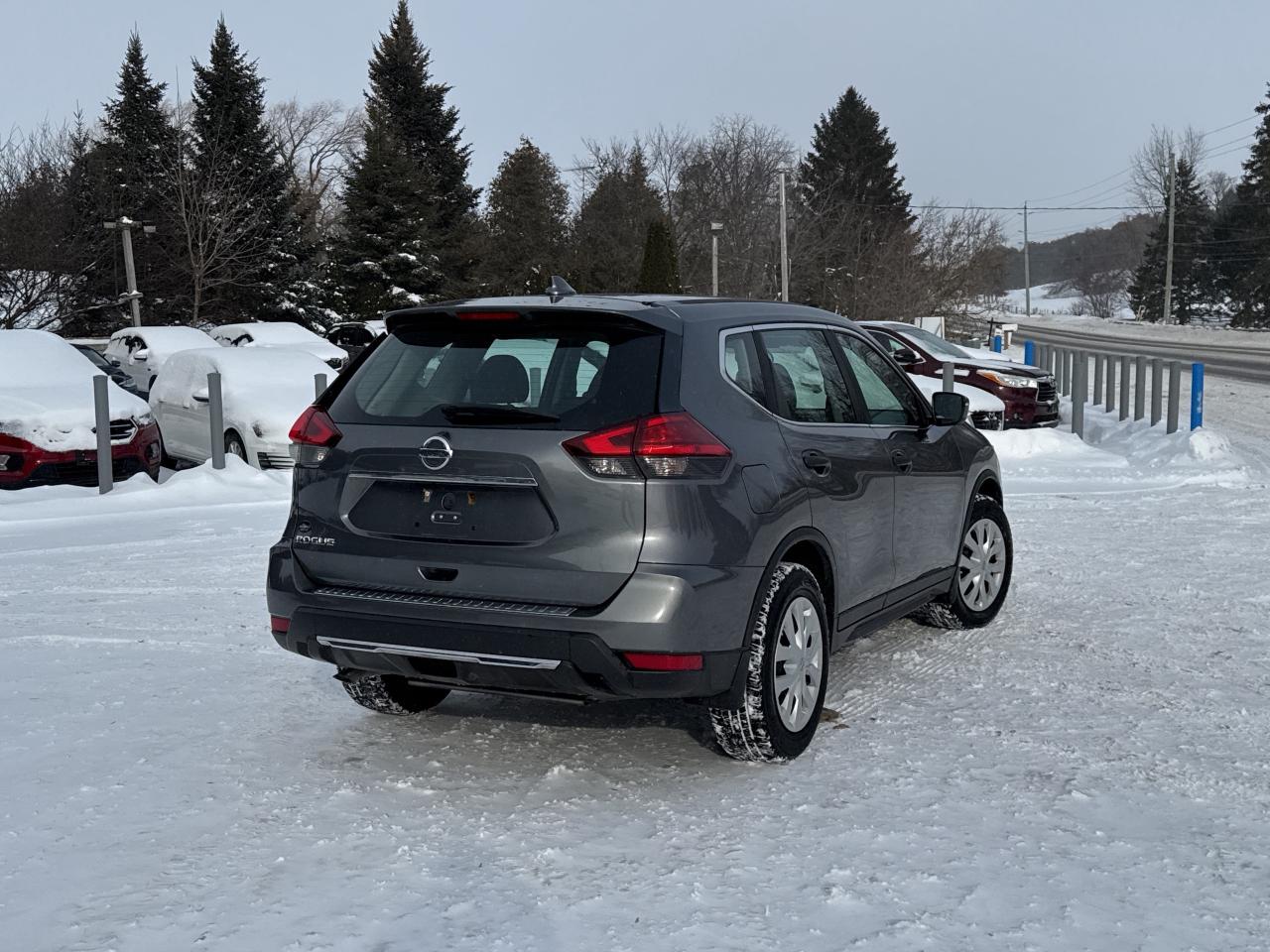 2017 Nissan Rogue S, Bluetooth, Back Up Cam Photo