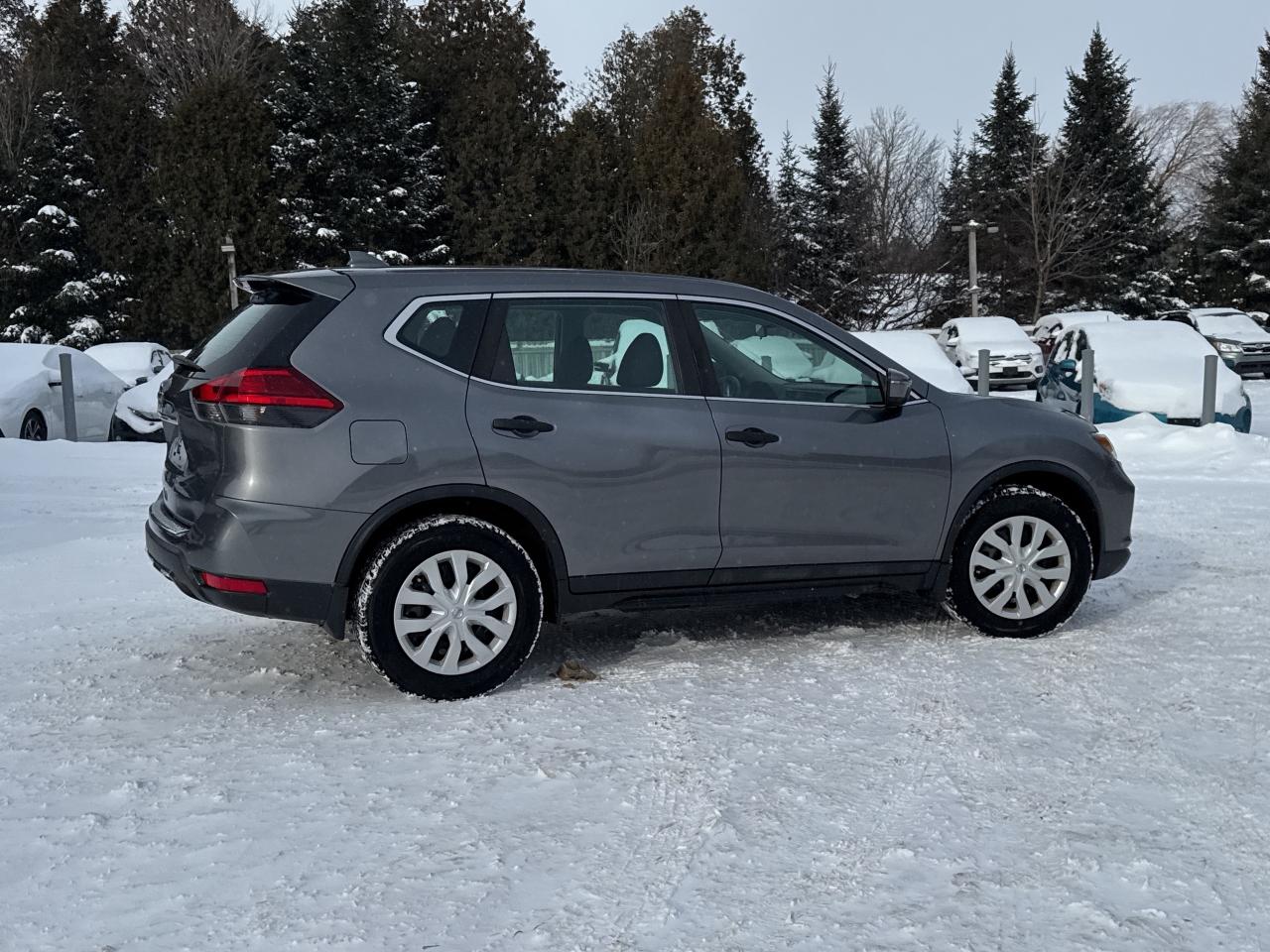 2017 Nissan Rogue S, Bluetooth, Back Up Cam Photo