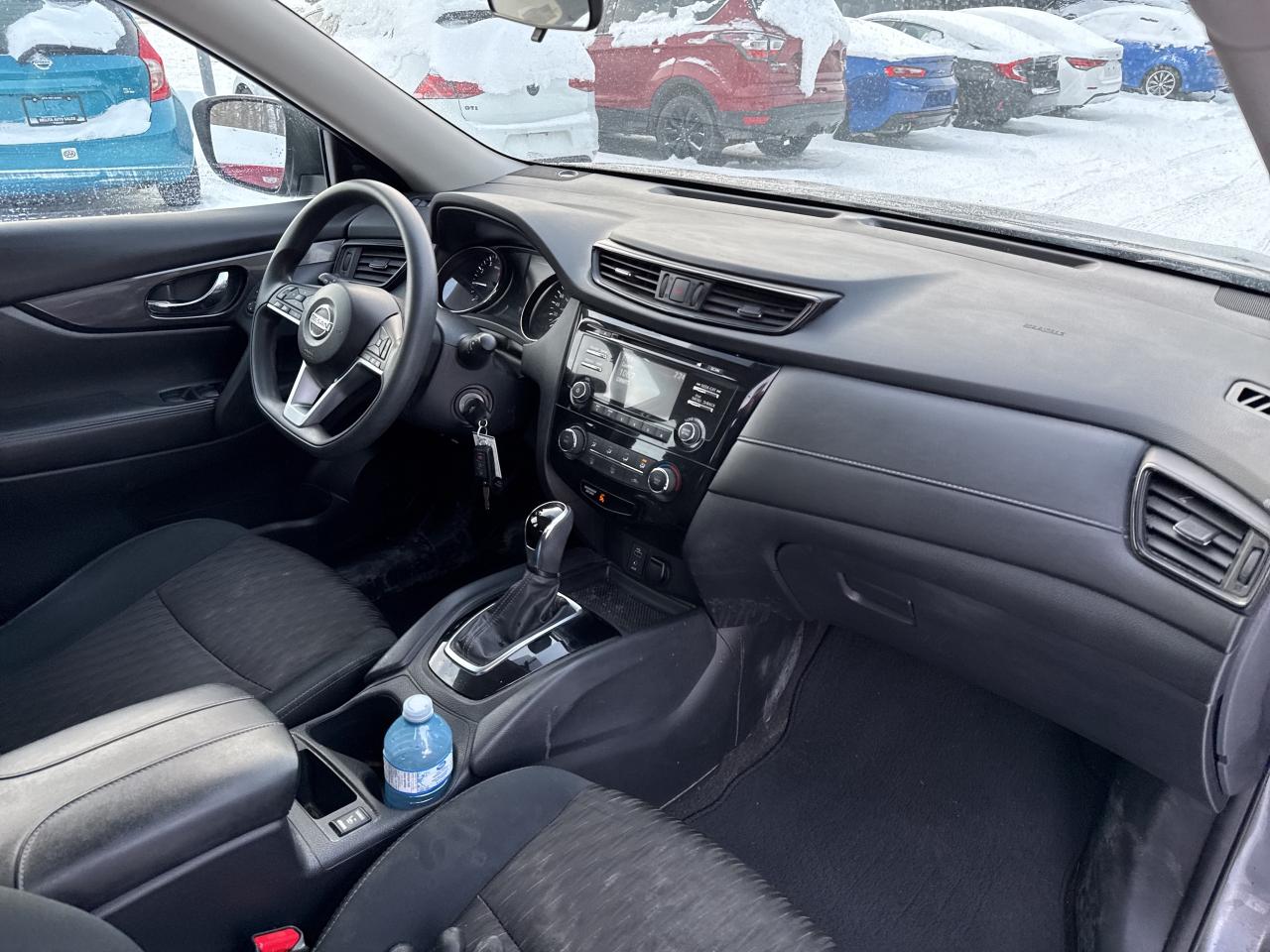 2017 Nissan Rogue S, Bluetooth, Back Up Cam Photo