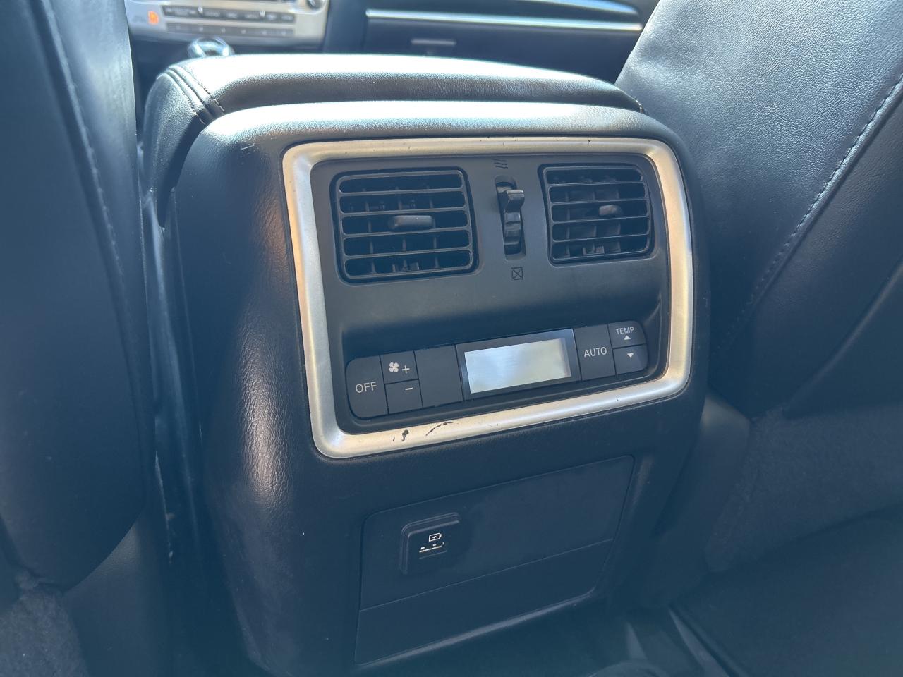 2018 Infiniti QX60 Bluetooth, Nav, Back Up Cam Photo