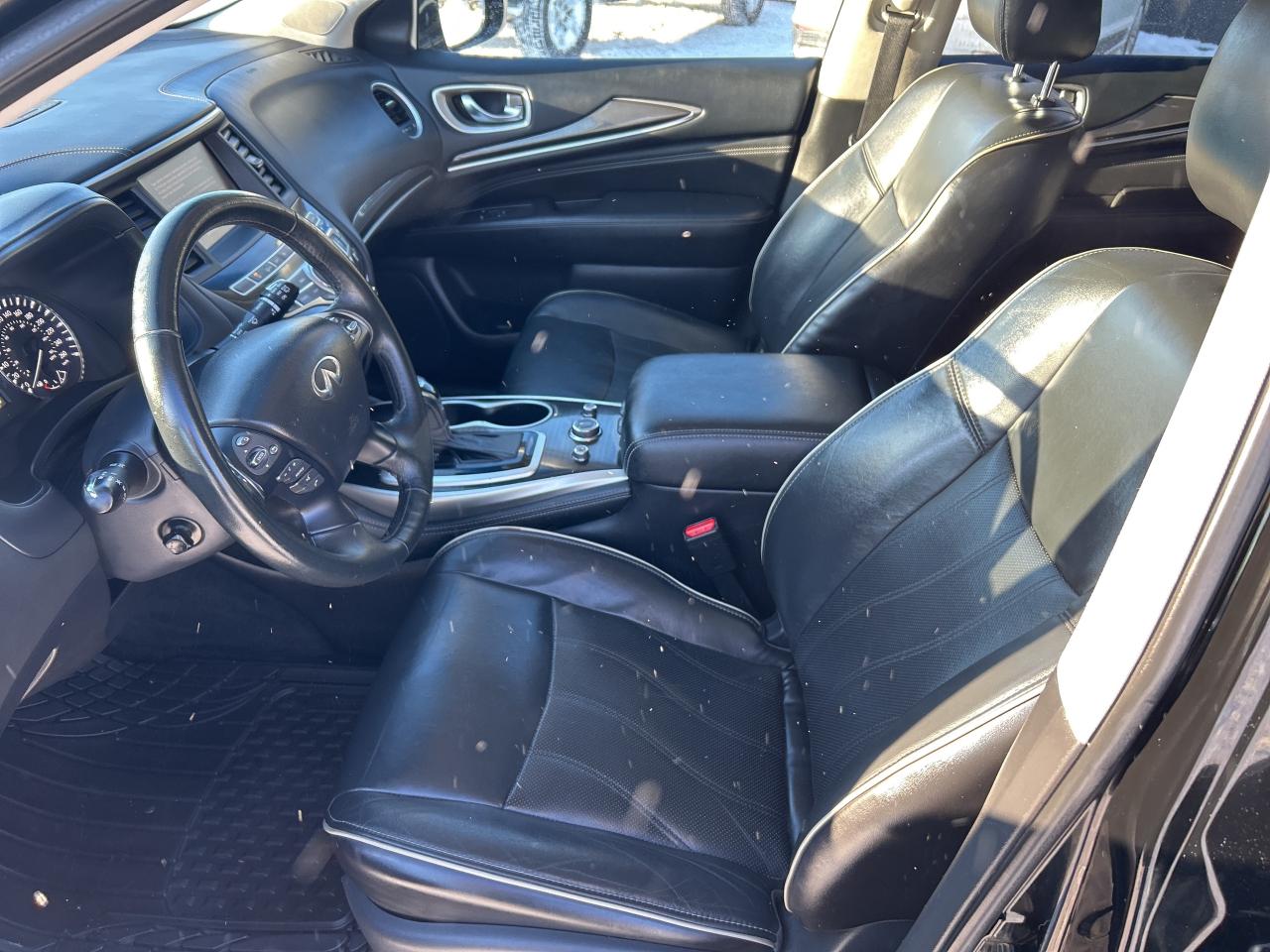 2018 Infiniti QX60 Bluetooth, Nav, Back Up Cam Photo