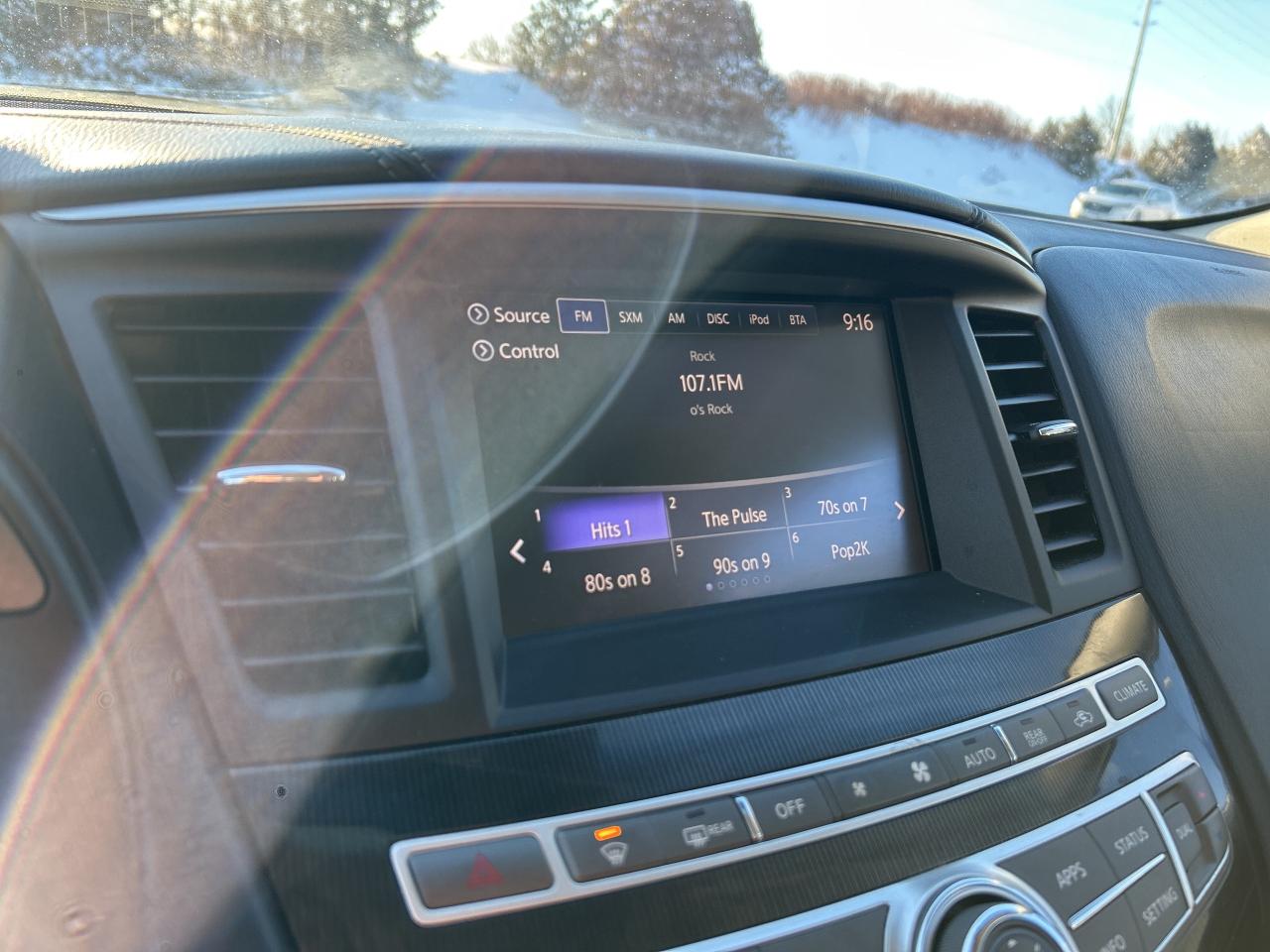 2018 Infiniti QX60 Bluetooth, Nav, Back Up Cam Photo