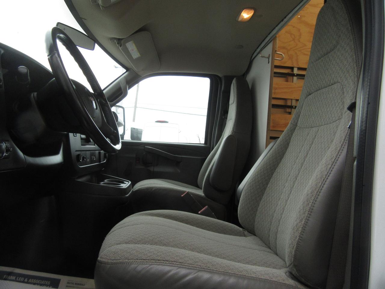 2023 GMC Savana 3500 CUSTOM 16FT HIGH BOX CUBE VAN 91 INCH HEIGHT Photo