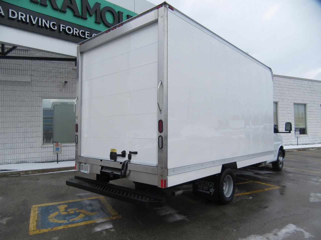 2023 GMC Savana 3500 CUSTOM 16FT HIGH BOX CUBE VAN 91 INCH HEIGHT Photo