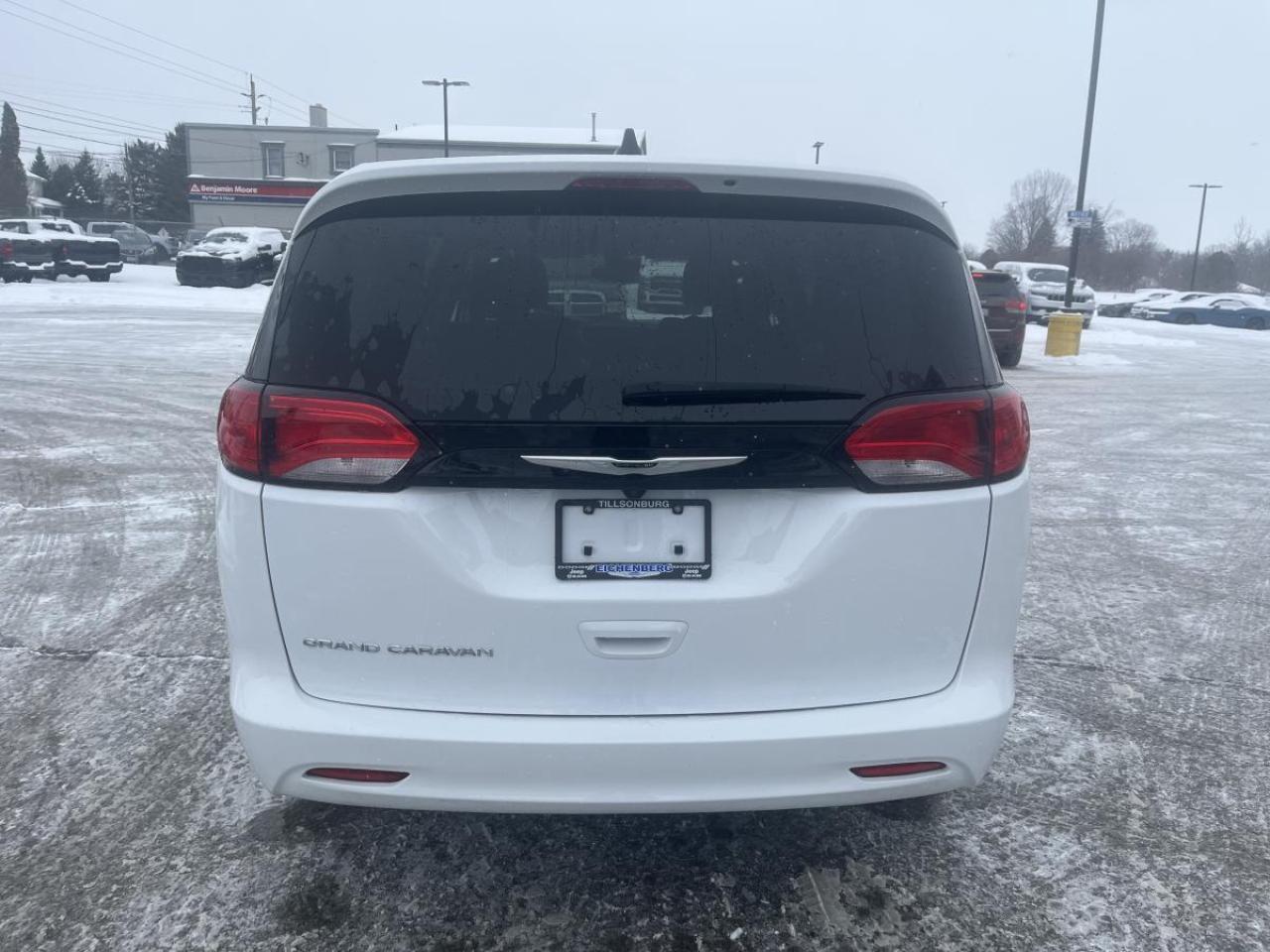 2024 Chrysler Grand Caravan SXT 2WD Photo4