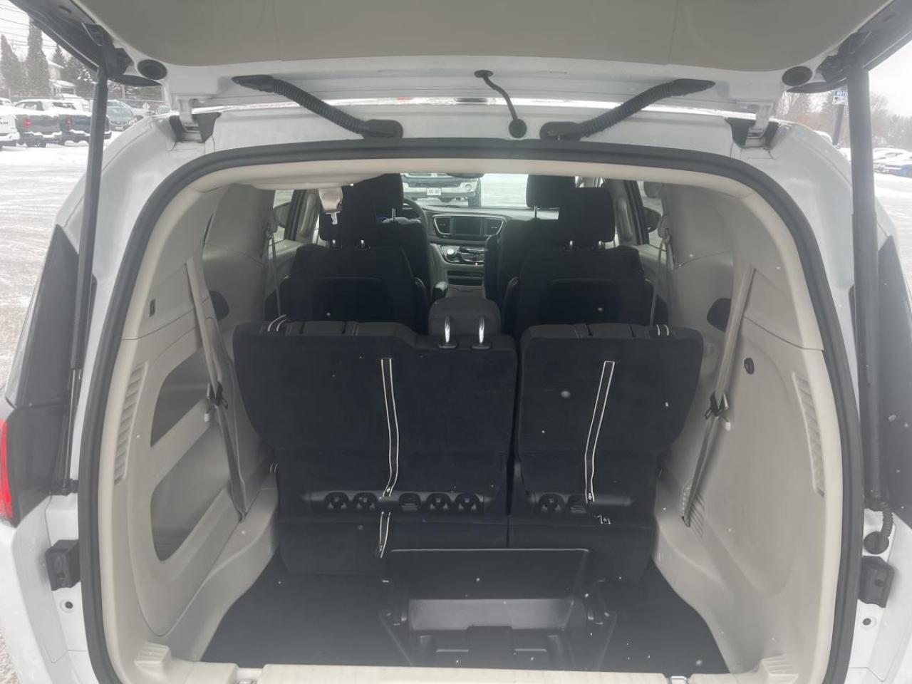 2024 Chrysler Grand Caravan SXT 2WD Photo