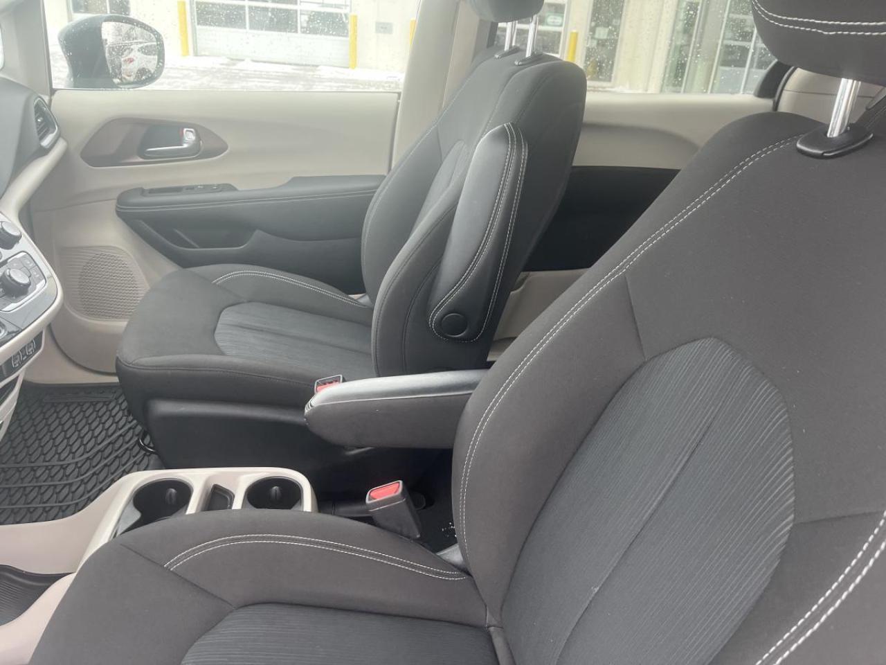 2024 Chrysler Grand Caravan SXT 2WD Photo