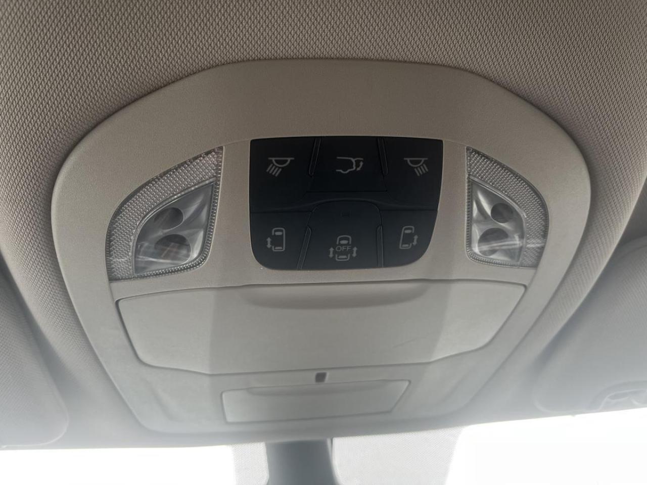 2024 Chrysler Grand Caravan SXT 2WD Photo