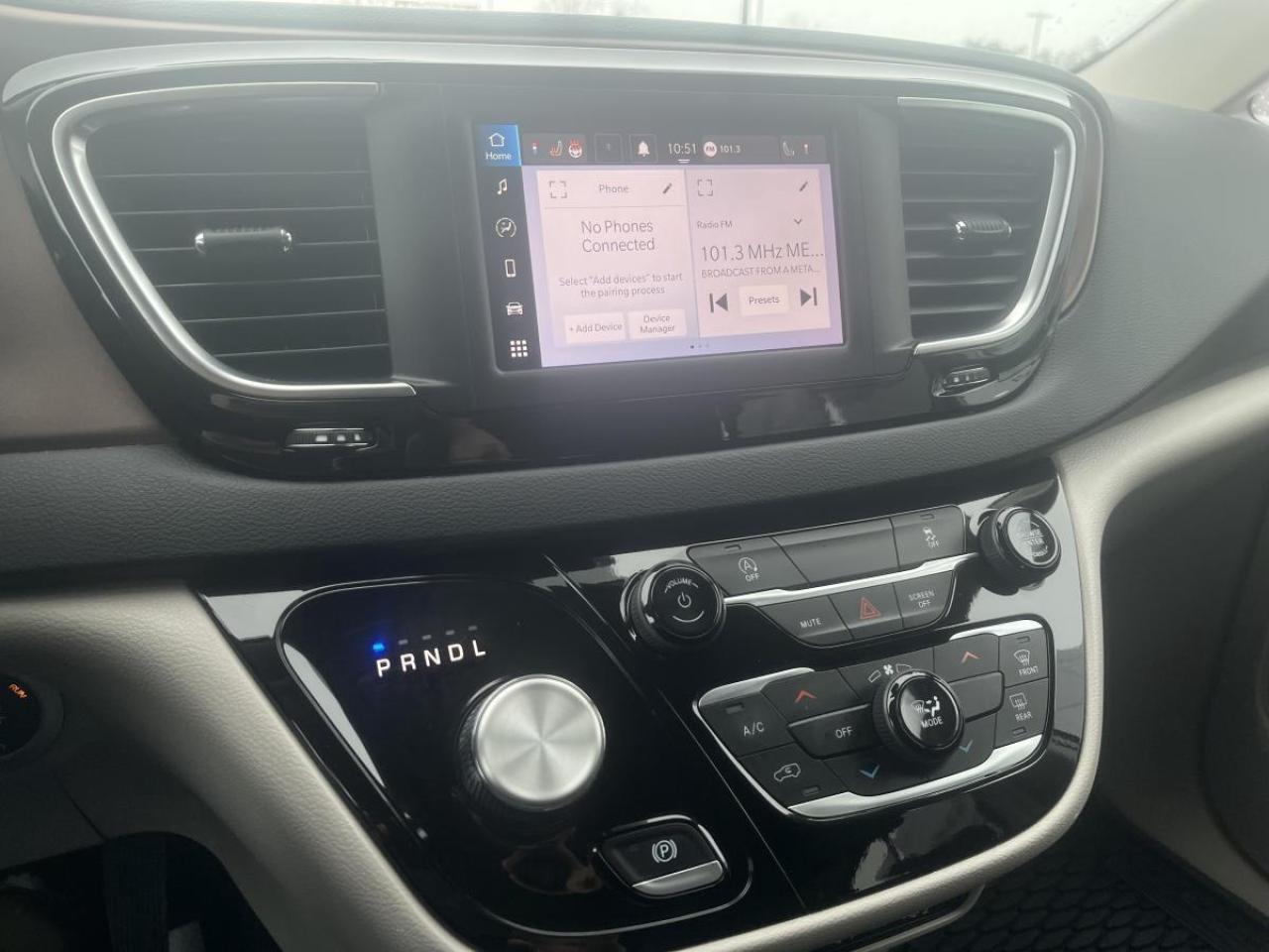 2024 Chrysler Grand Caravan SXT 2WD Photo