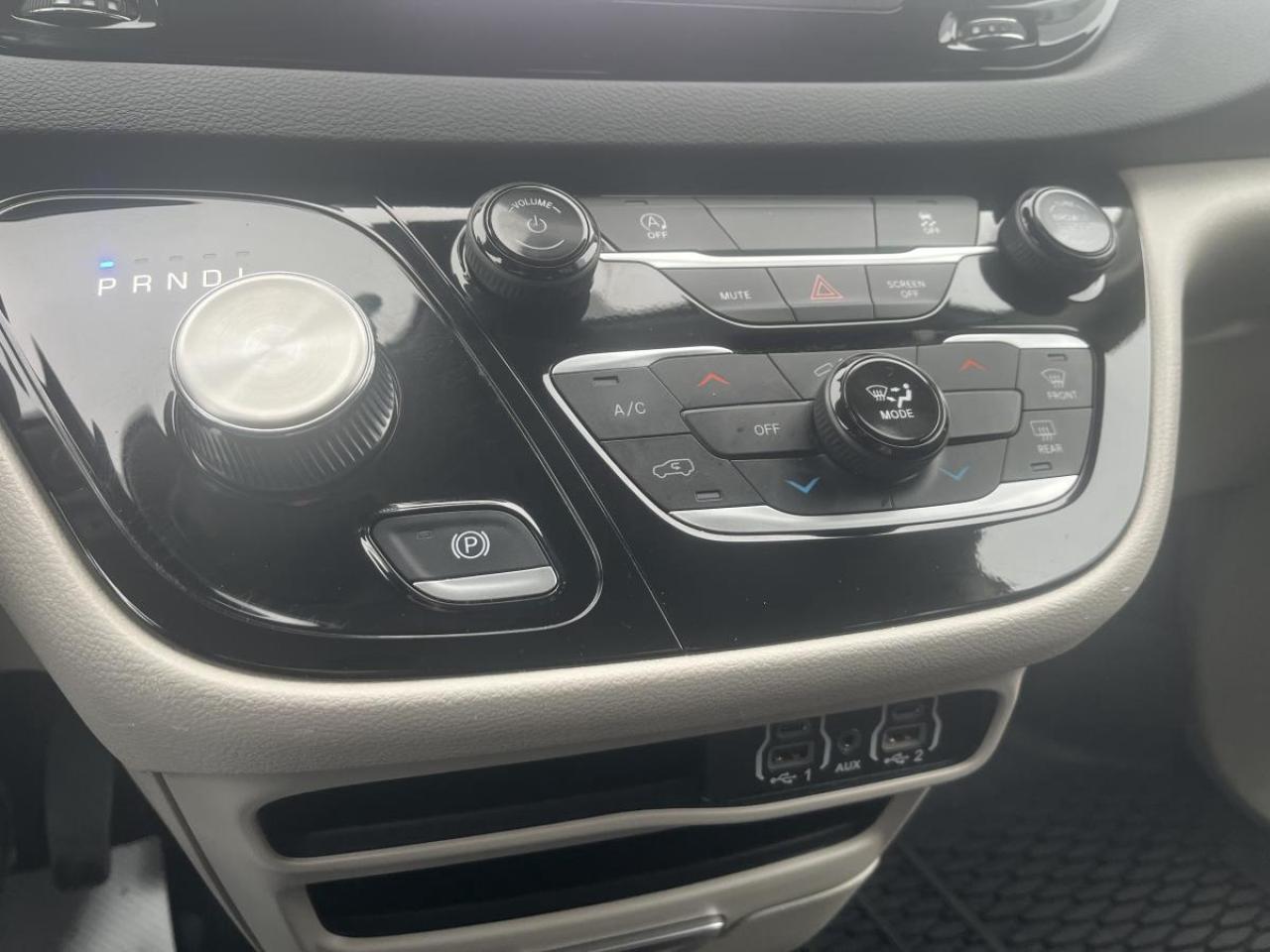 2024 Chrysler Grand Caravan SXT 2WD Photo