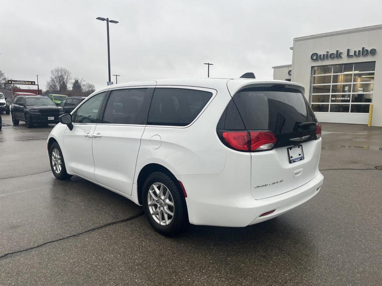 2024 Chrysler Grand Caravan SXT @ 3.99% for 60 mo Photo