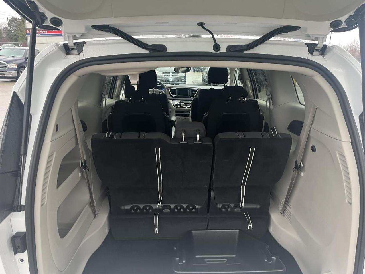 2024 Chrysler Grand Caravan SXT @ 3.99% for 60 mo Photo