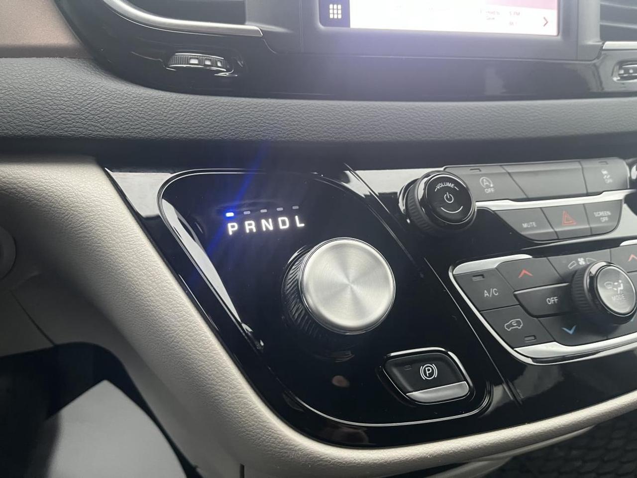 2024 Chrysler Grand Caravan SXT @ 3.99% for 60 mo Photo