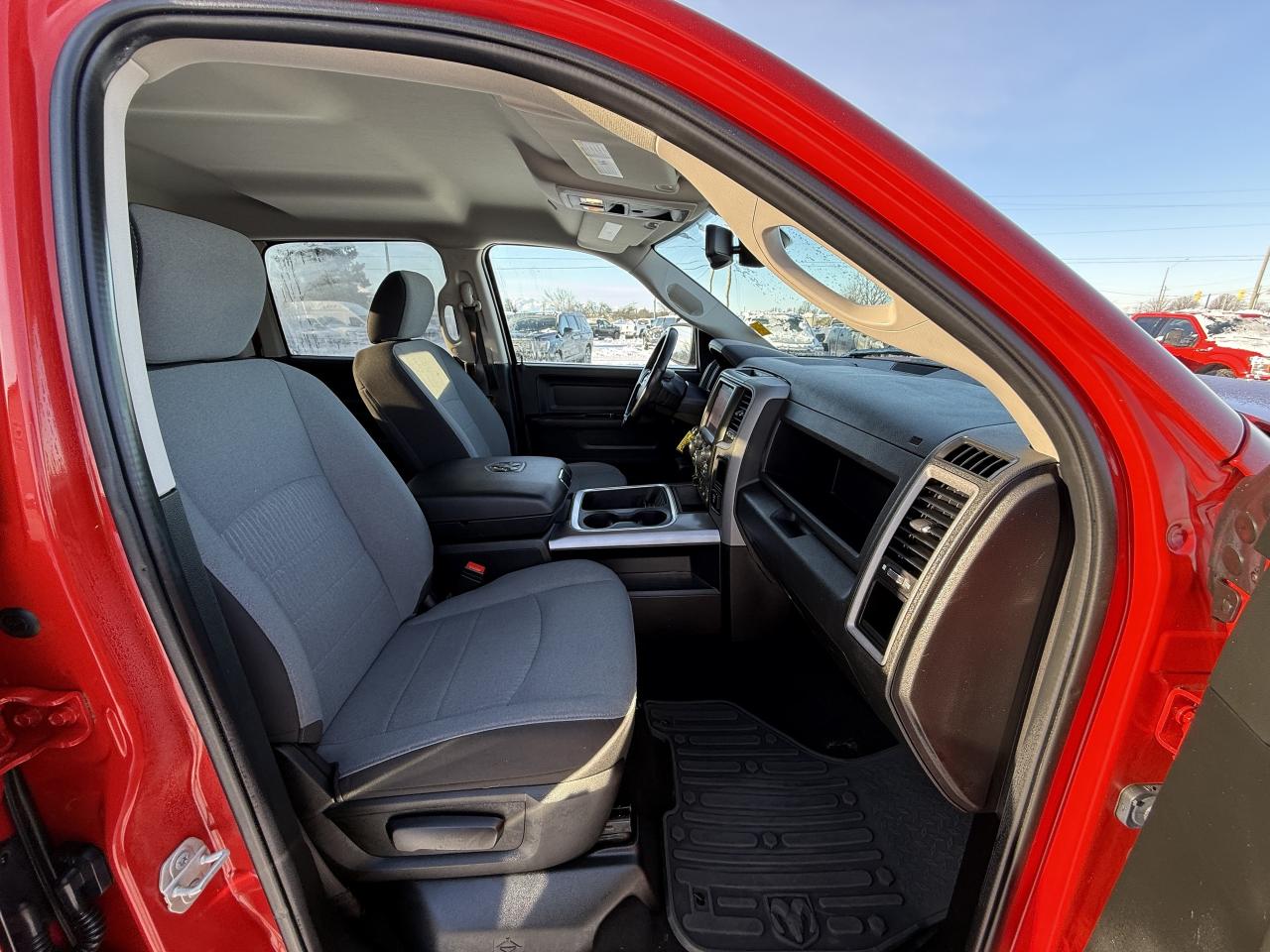 2023 RAM 1500 Classic TRADESMAN 4X4. Photo
