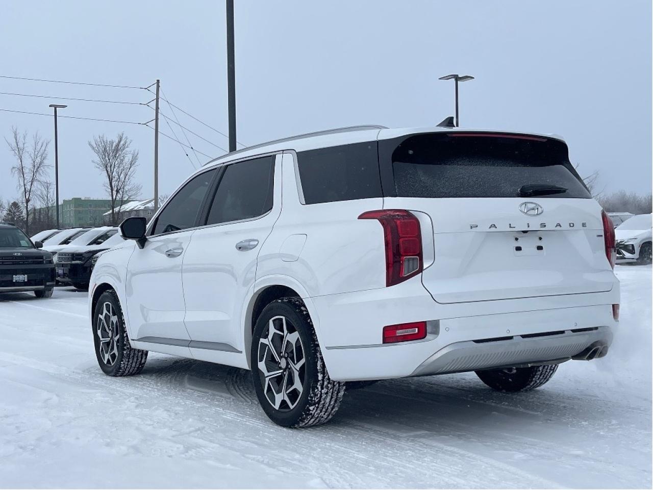 2022 Hyundai PALISADE Ultimate Calligraphy w-Beige 7-Passenger AWD Photo