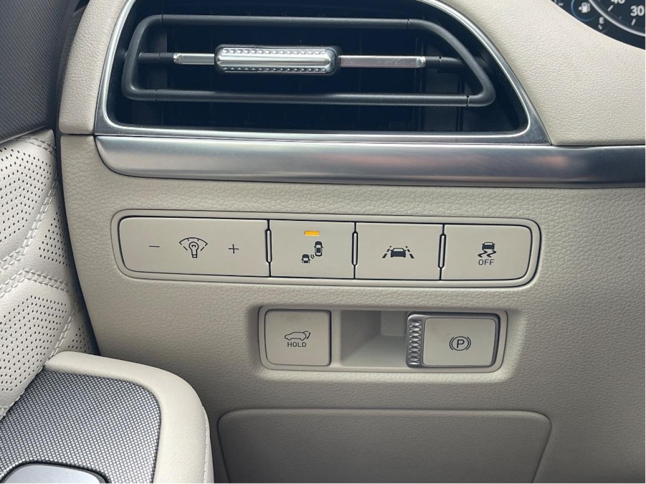 2022 Hyundai PALISADE Ultimate Calligraphy w-Beige 7-Passenger AWD Photo