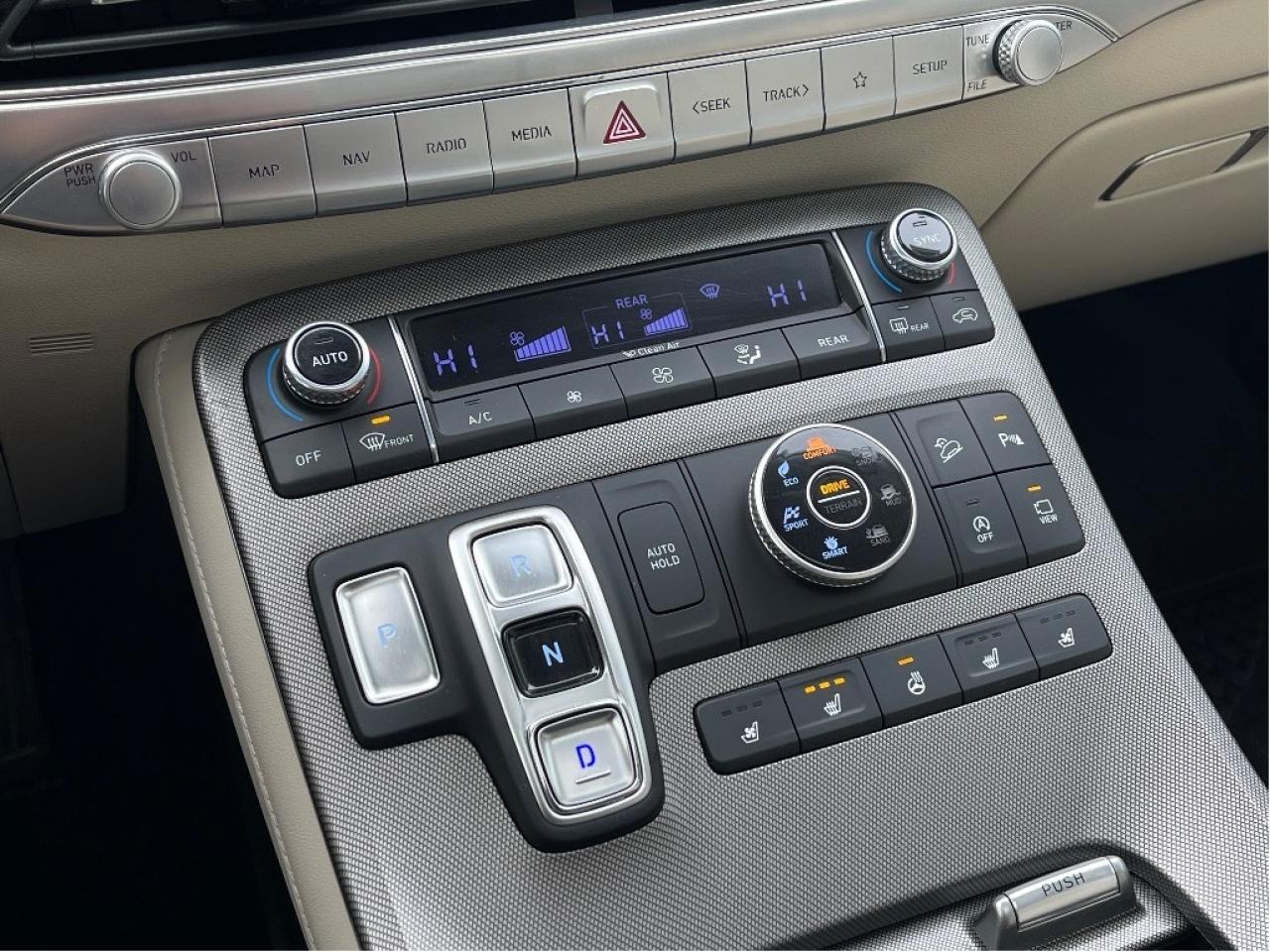 2022 Hyundai PALISADE Ultimate Calligraphy w-Beige 7-Passenger AWD Photo