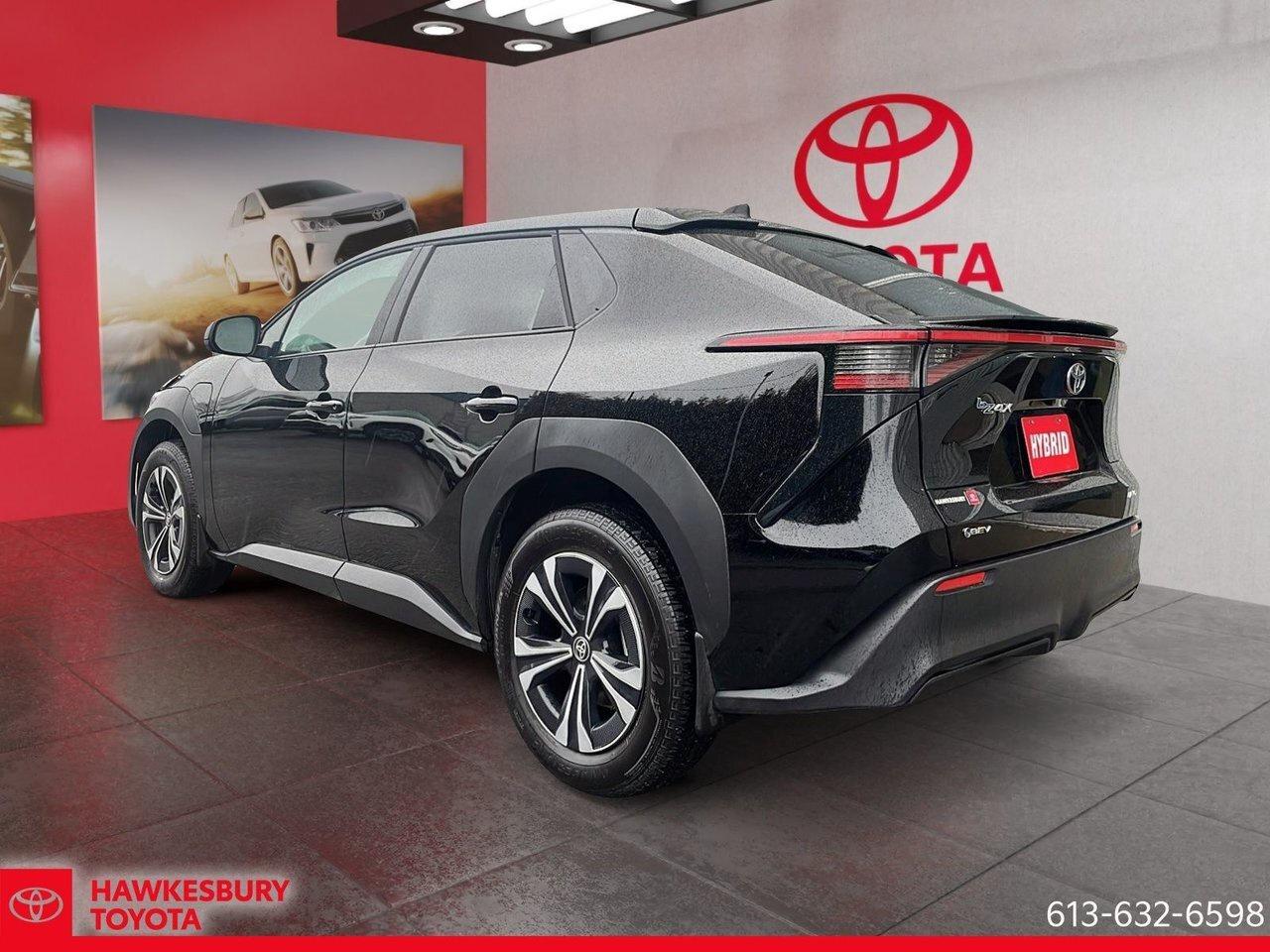 2025 Toyota bZ4X LE AWD 45190 / Toyota bZ4X 2025 LE AWD Photo