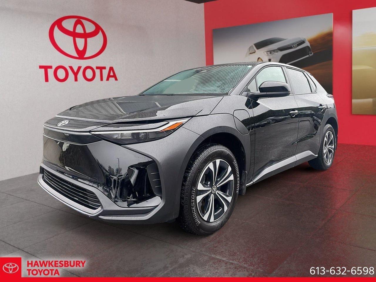 2025 Toyota bZ4X LE AWD 45190 / Toyota bZ4X 2025 LE AWD Photo