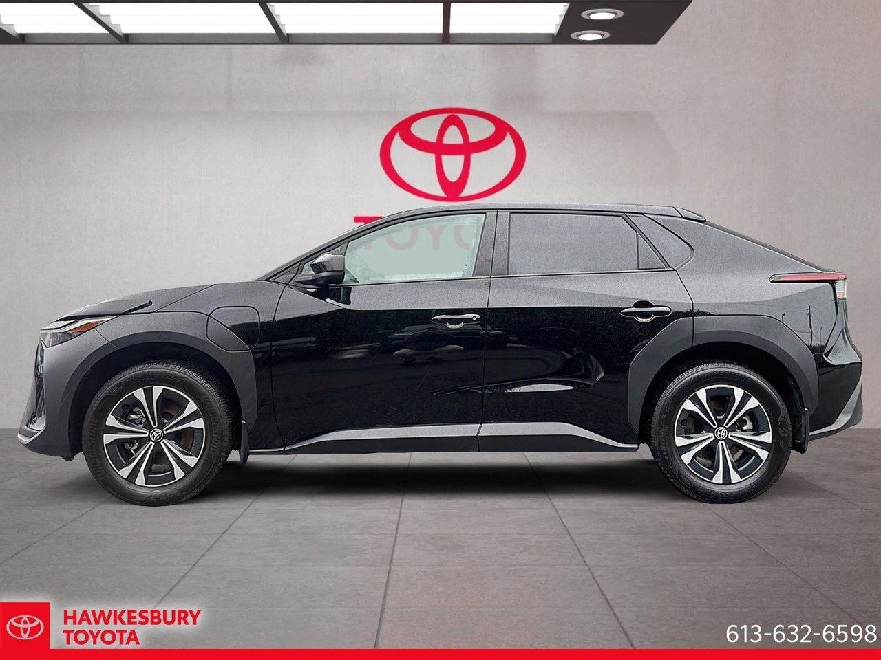 2025 Toyota bZ4X LE AWD 45190 / Toyota bZ4X 2025 LE AWD Photo