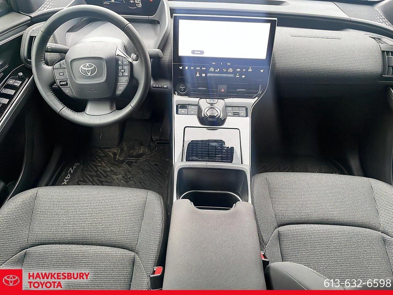 2025 Toyota bZ4X LE AWD 45190 / Toyota bZ4X 2025 LE AWD Photo