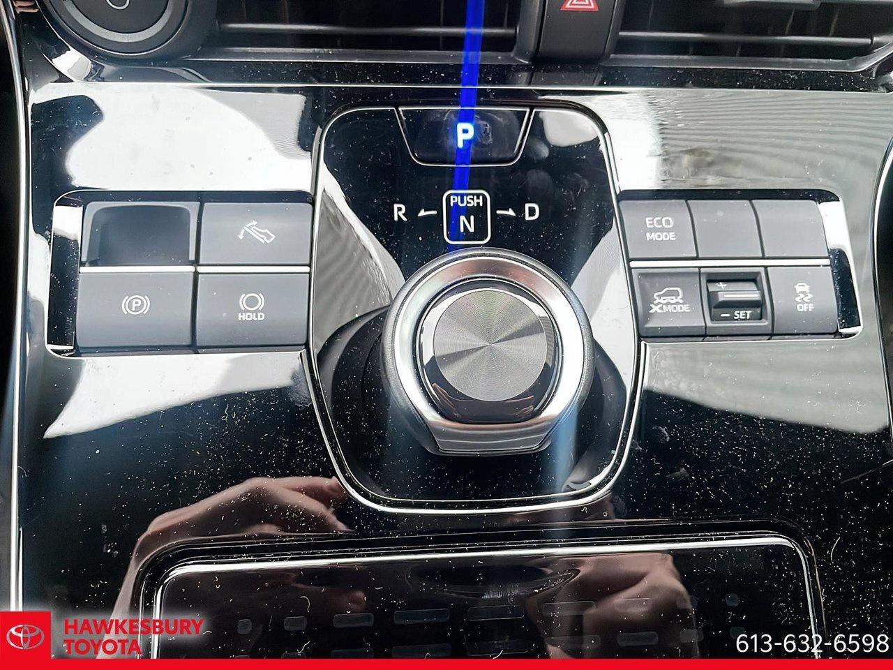 2025 Toyota bZ4X LE AWD 45190 / Toyota bZ4X 2025 LE AWD Photo