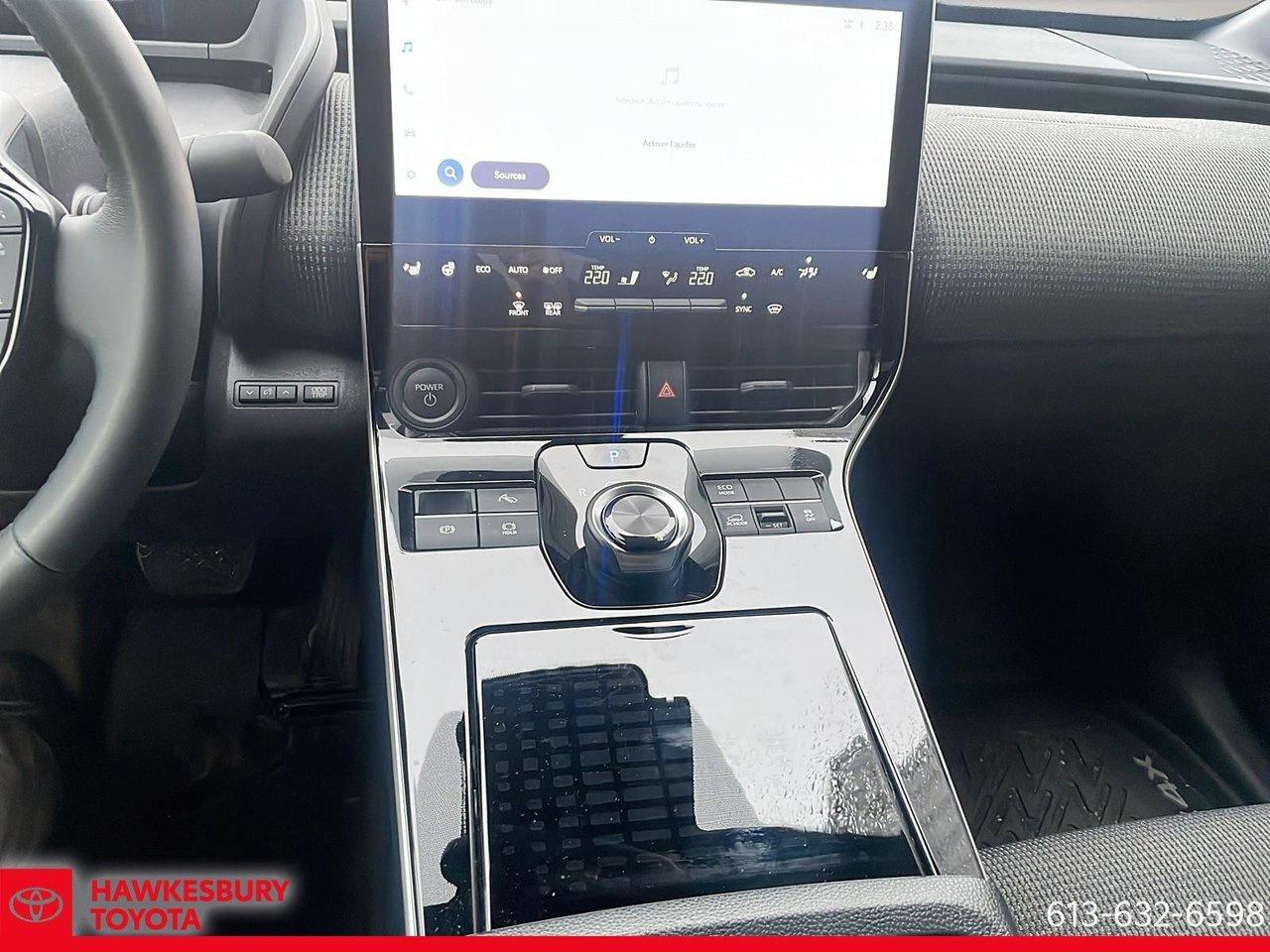 2025 Toyota bZ4X LE AWD 45190 / Toyota bZ4X 2025 LE AWD Photo