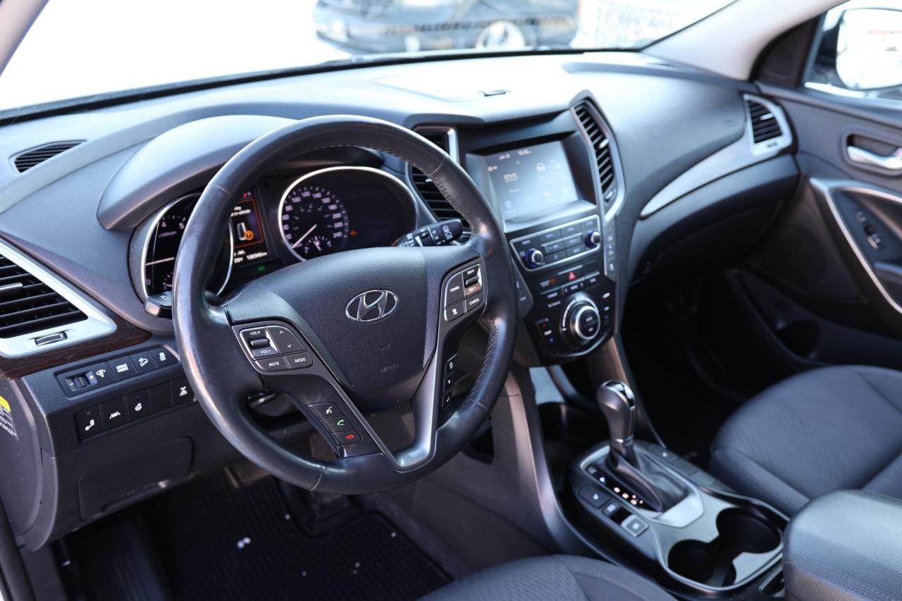 2019 Hyundai Santa Fe XL PREFERRED-V6-XL-AWD-7PASS/BACK UP CAMERA/APPLE CAR Photo