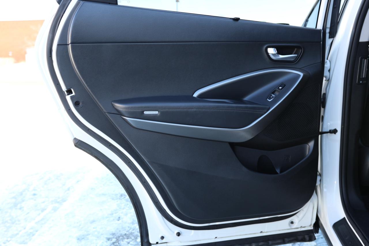 2019 Hyundai Santa Fe XL PREFERRED-V6-XL-AWD-7PASS/BACK UP CAMERA/APPLE CAR Photo