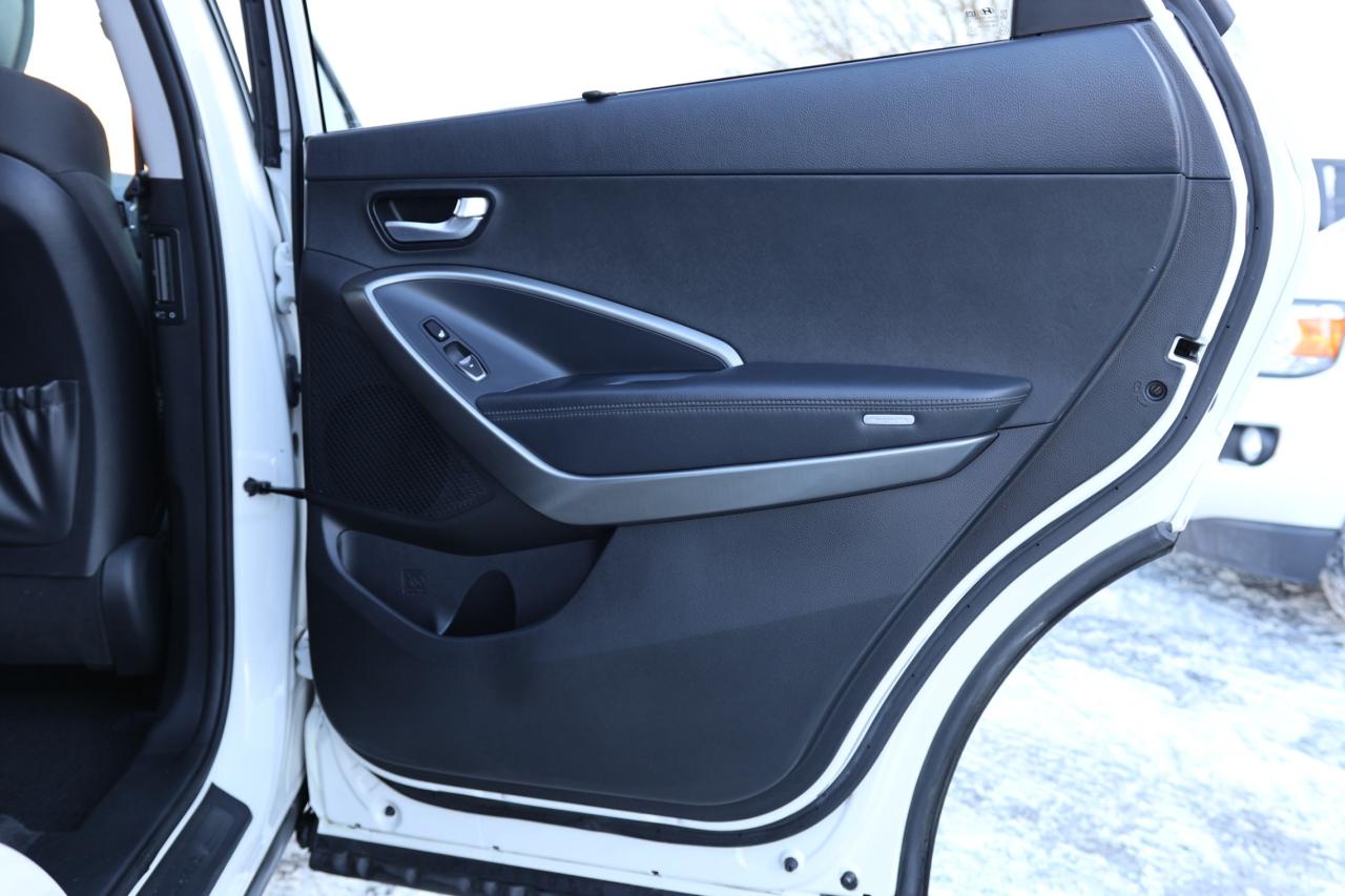 2019 Hyundai Santa Fe XL PREFERRED-V6-XL-AWD-7PASS/BACK UP CAMERA/APPLE CAR Photo