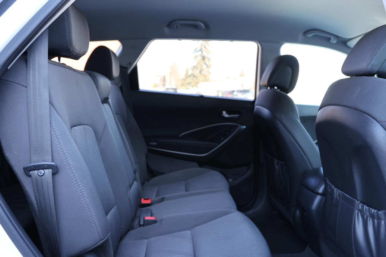 2019 Hyundai Santa Fe XL PREFERRED-V6-XL-AWD-7PASS/BACK UP CAMERA/APPLE CAR Photo