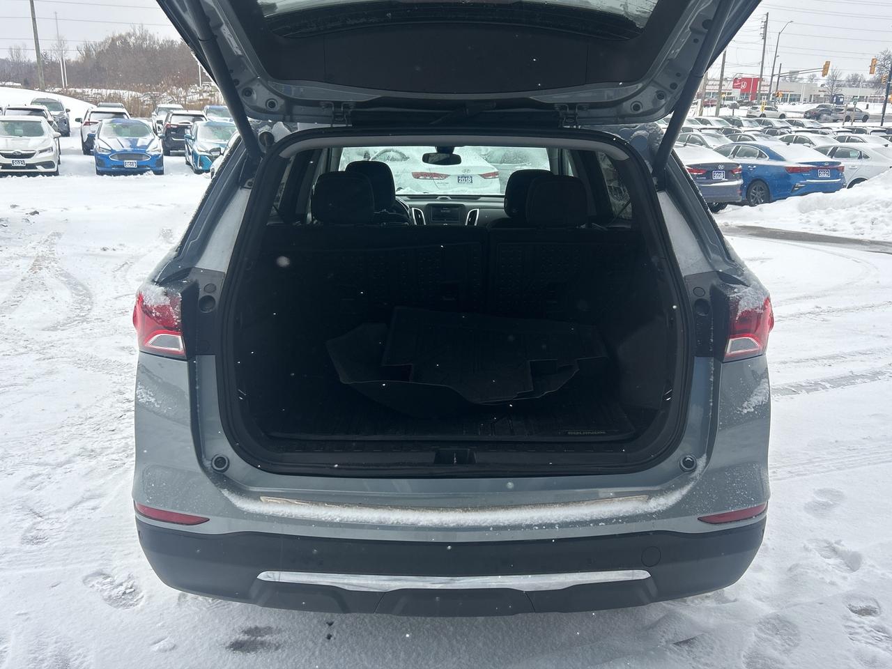 2023 Chevrolet Equinox LT Photo4